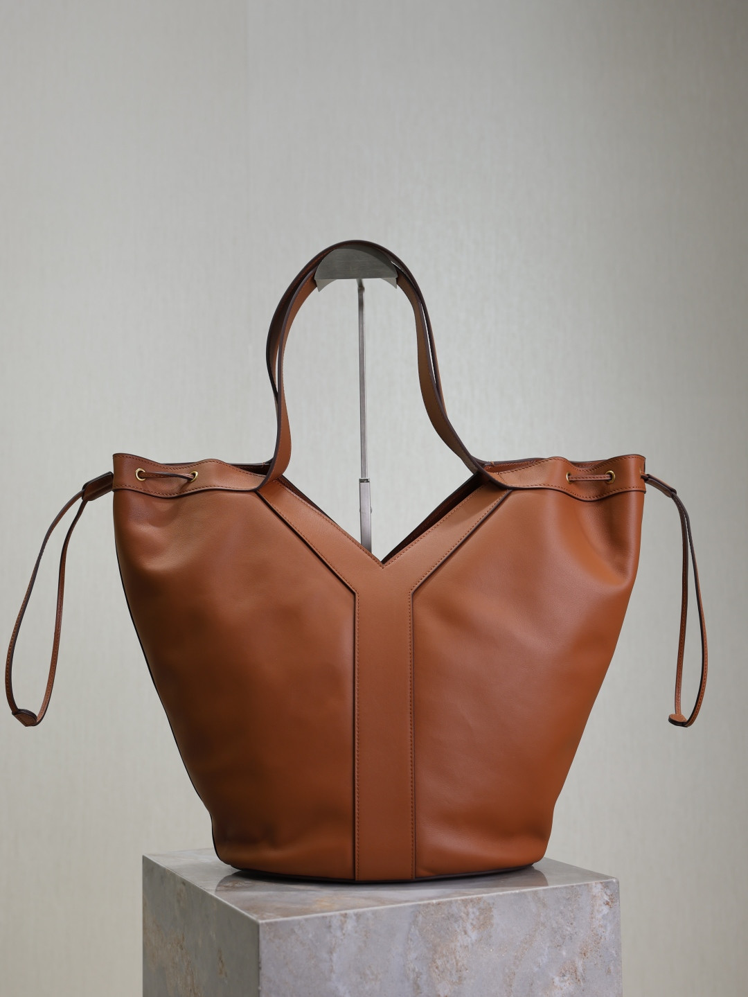 YSL Y Large Hobo (Leather) 35 x 25 x 15 cm - Image 9