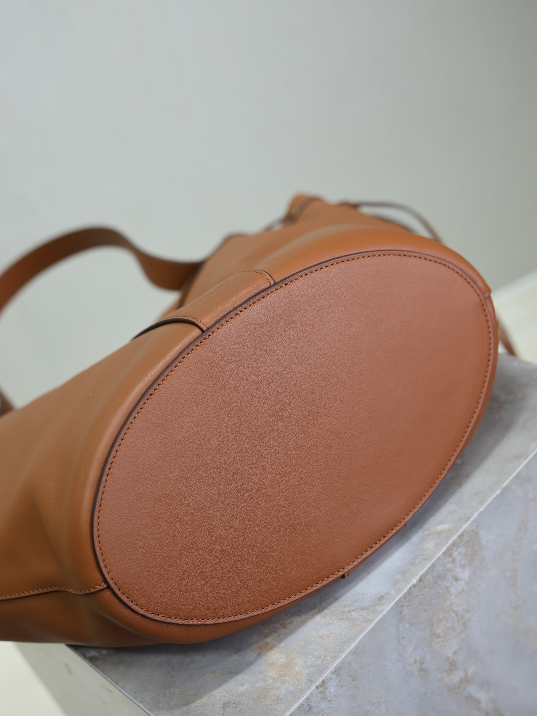 YSL Y Large Hobo (Leather) 35 x 25 x 15 cm - Image 10