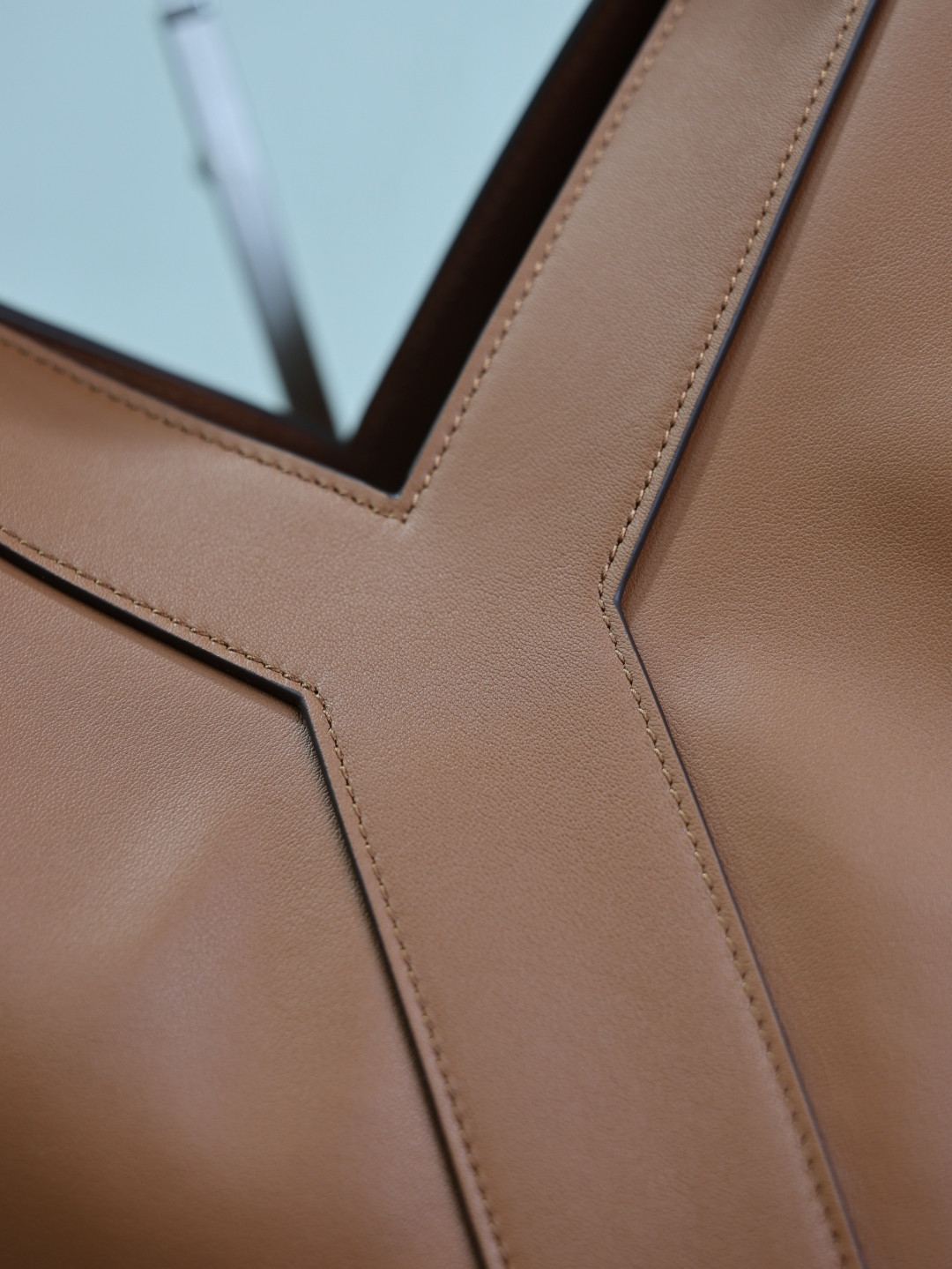 YSL Y Large Hobo (Leather) 35 x 25 x 15 cm - Image 11