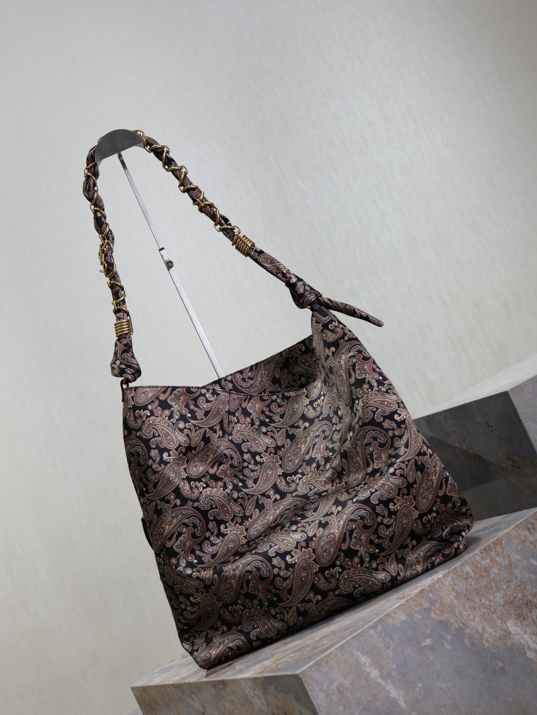 YSL Amalia (silk twill) 42x50x1cm - Image 3
