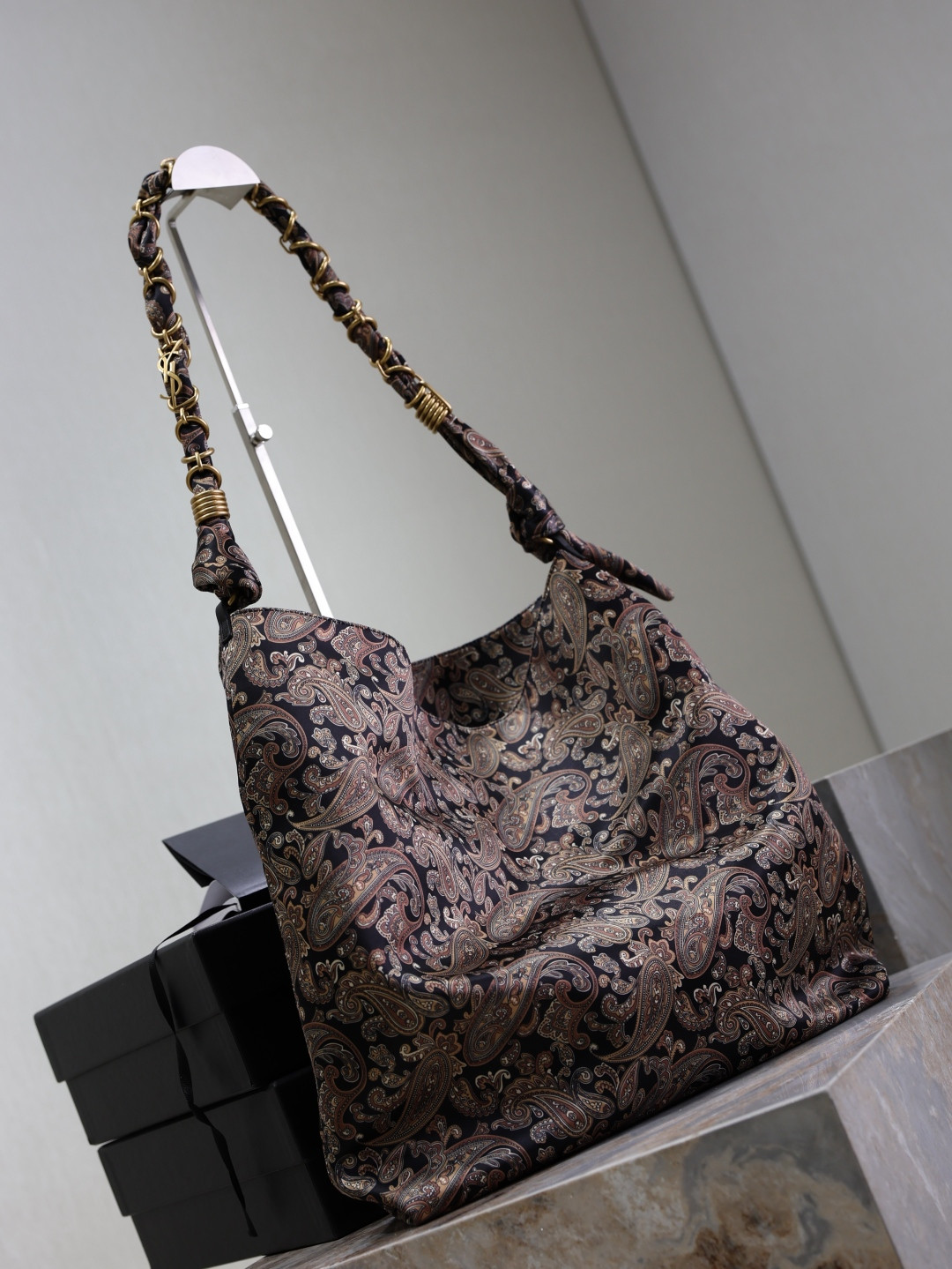 YSL Amalia (silk twill) 42x50x1cm - Image 4