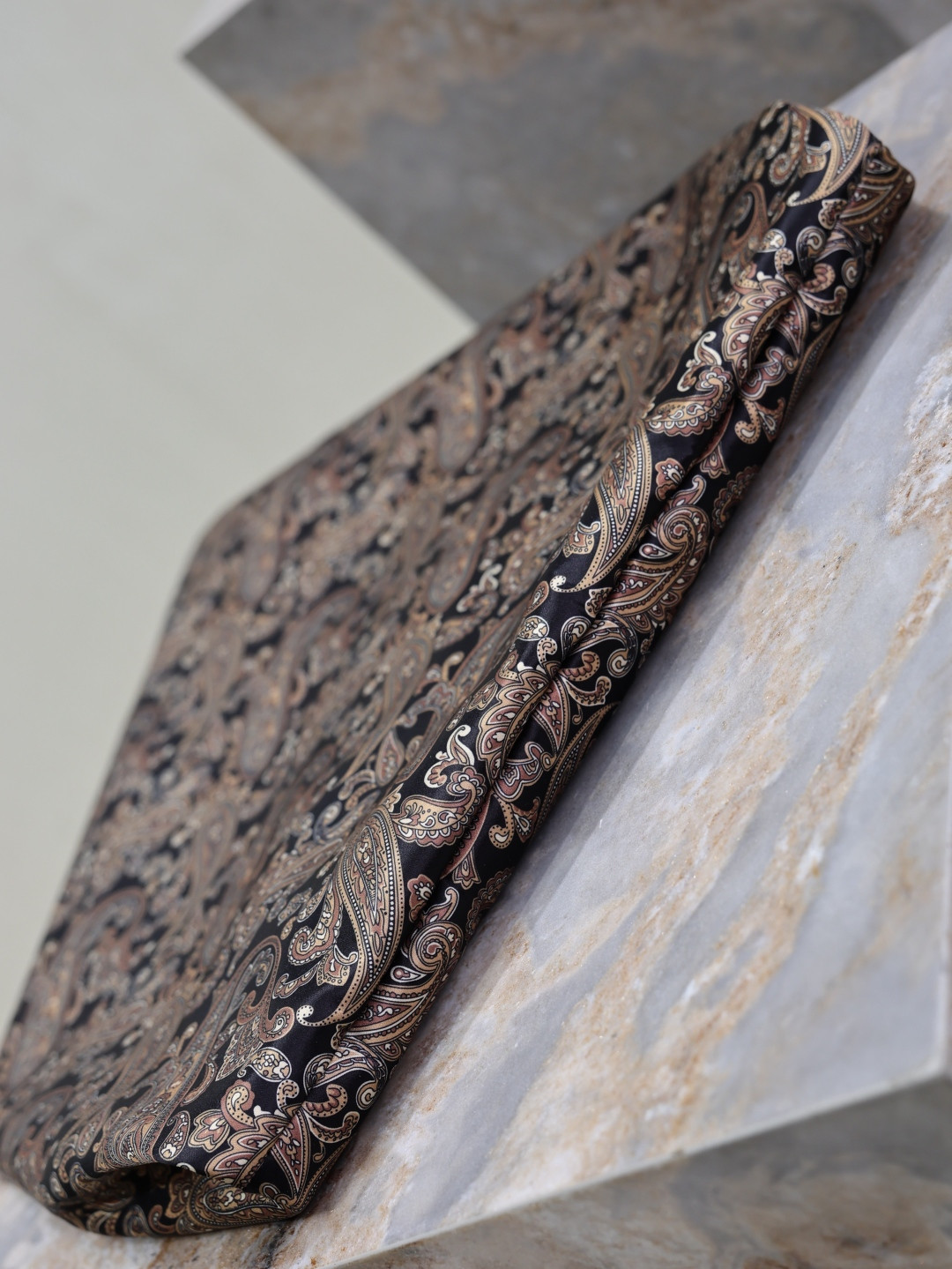 YSL Amalia (silk twill) 42x50x1cm - Image 8