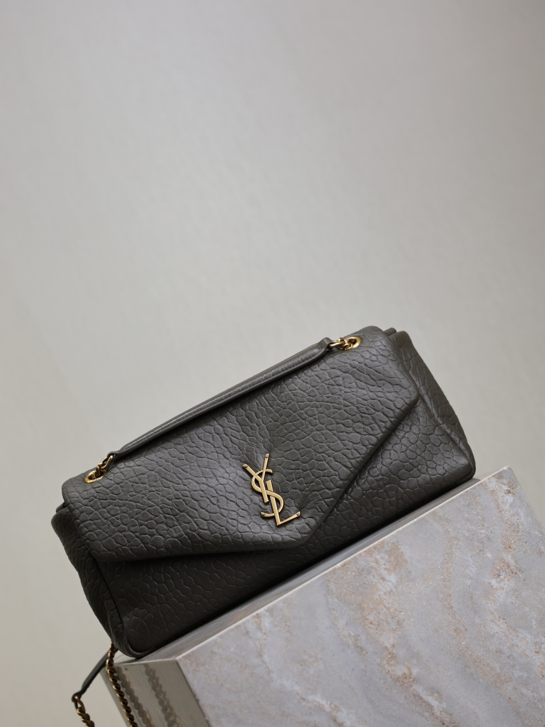 YSL CALYPSO medium in grained lambskin 800916 30x15x7.5cm - Image 3
