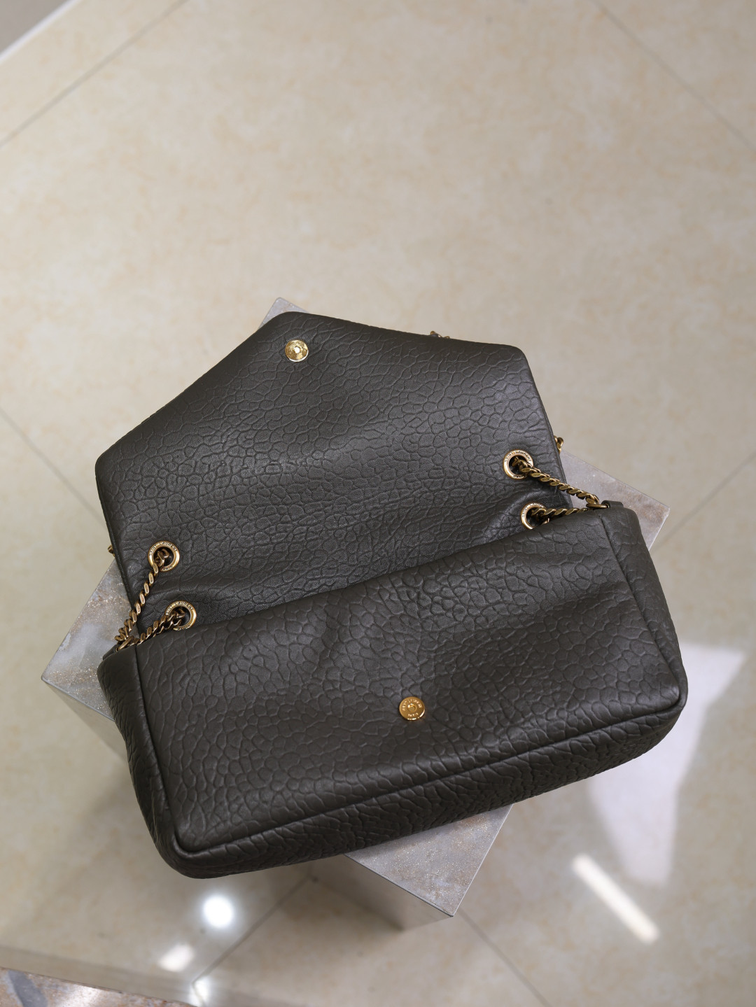 YSL CALYPSO medium in grained lambskin 800916 30x15x7.5cm - Image 9