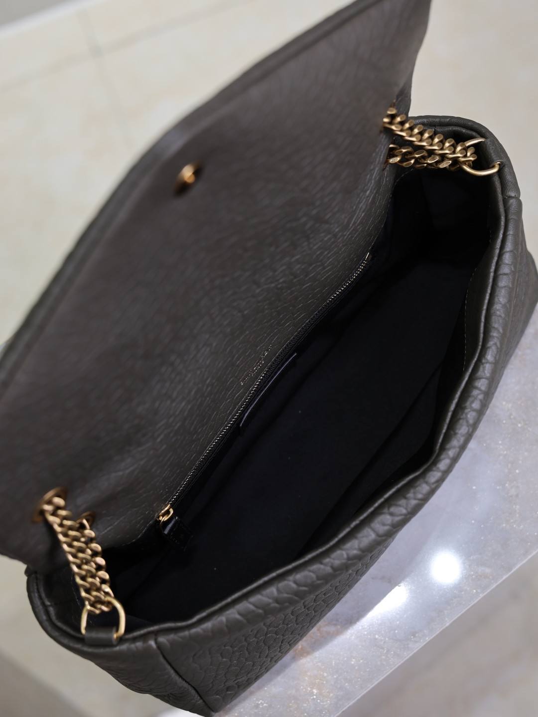 YSL CALYPSO medium in grained lambskin 800916 30x15x7.5cm - Image 10