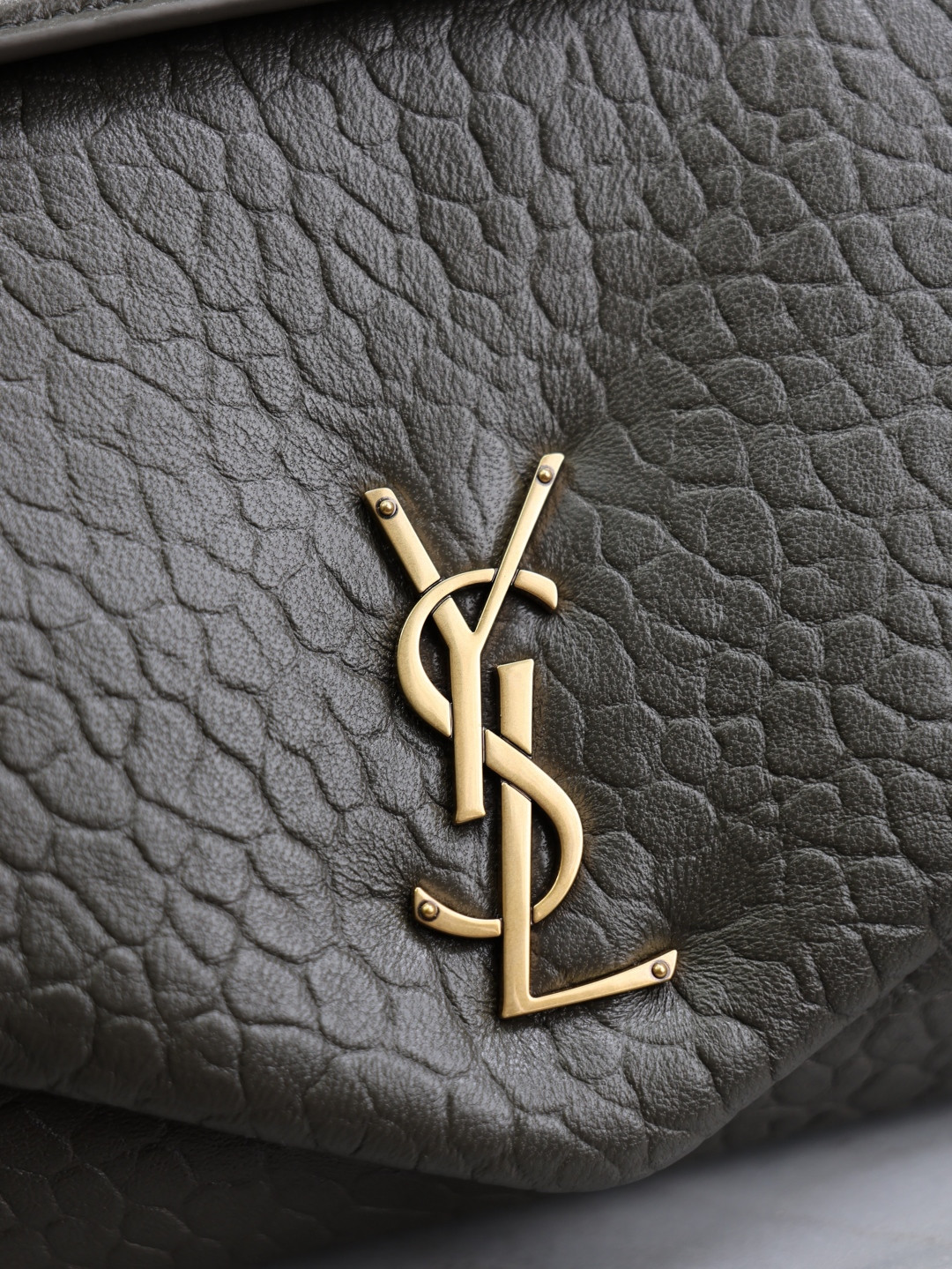 YSL CALYPSO medium in grained lambskin 800916 30x15x7.5cm - Image 11