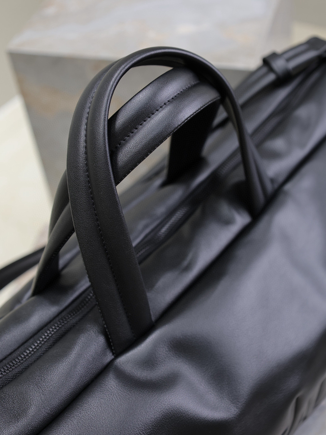 YSL SAINT LAURENT duffle in lambskin 53x24x22cm - Image 9