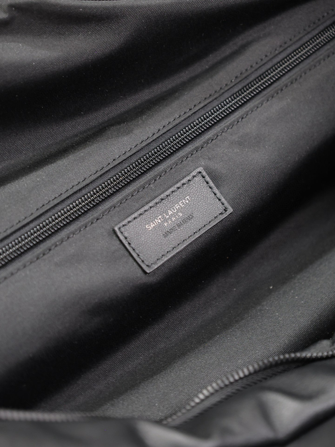YSL SAINT LAURENT duffle in lambskin 53x24x22cm - Image 11