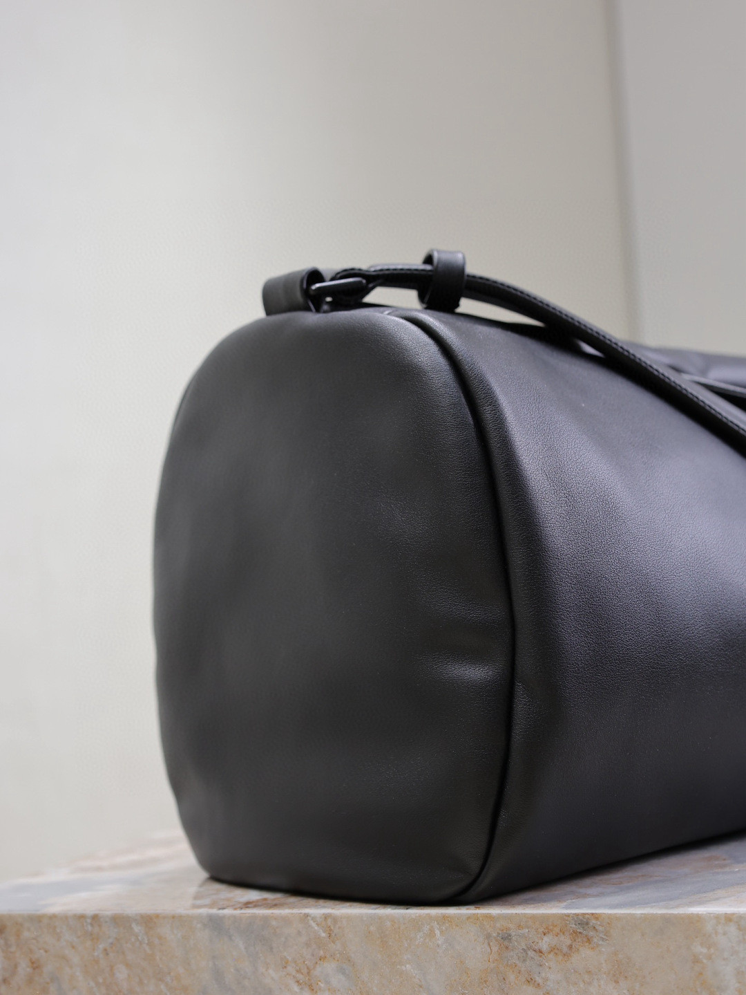 YSL SAINT LAURENT duffle in lambskin 53x24x22cm - Image 12