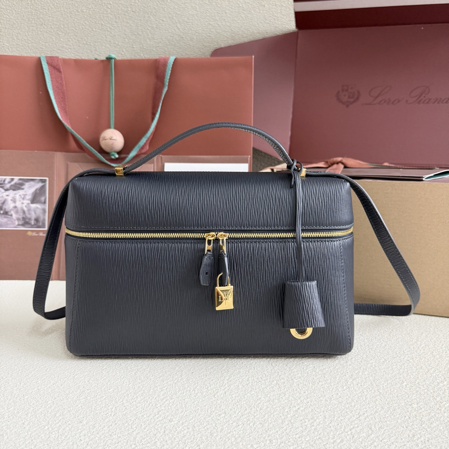 Loro Piana Extra Pocket L27 Calfskin FAN4043 (27*16*10cm) - Image 2