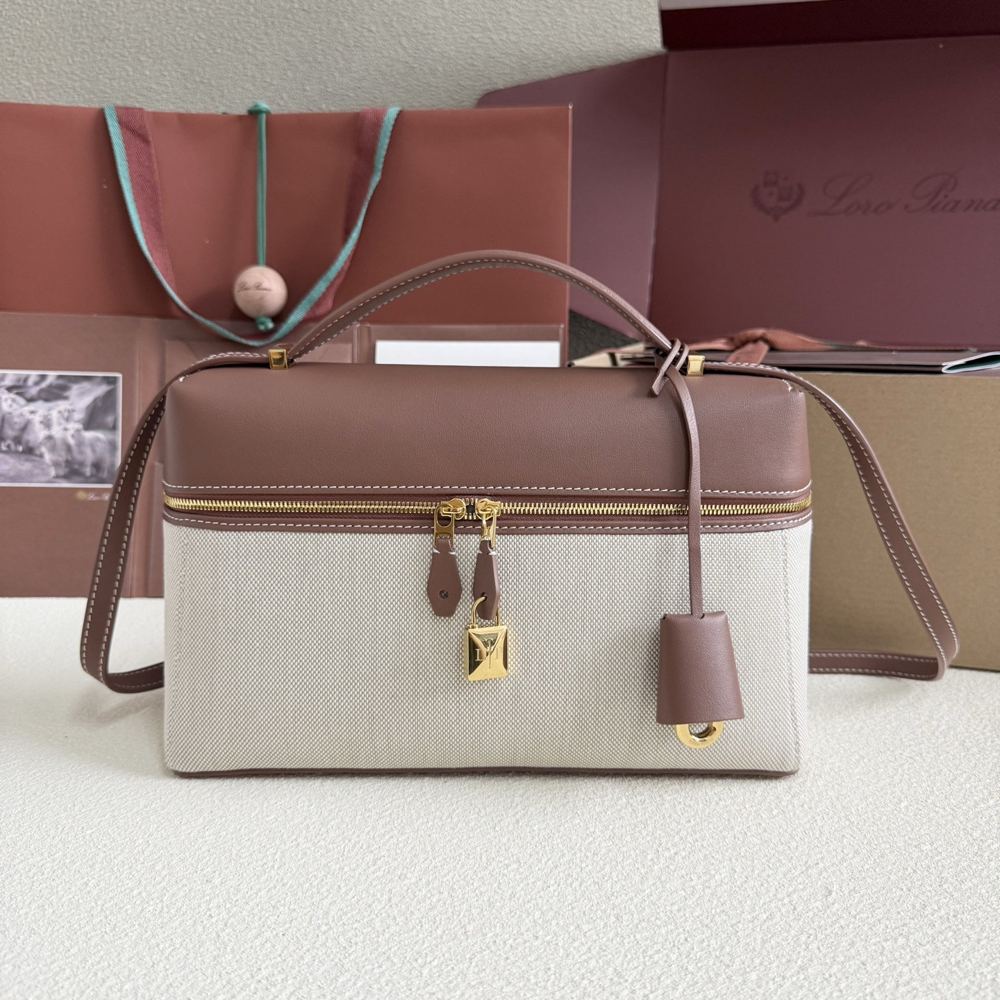 Loro Piana Extra Pocket L27 Calfskin 16x27x10cm
