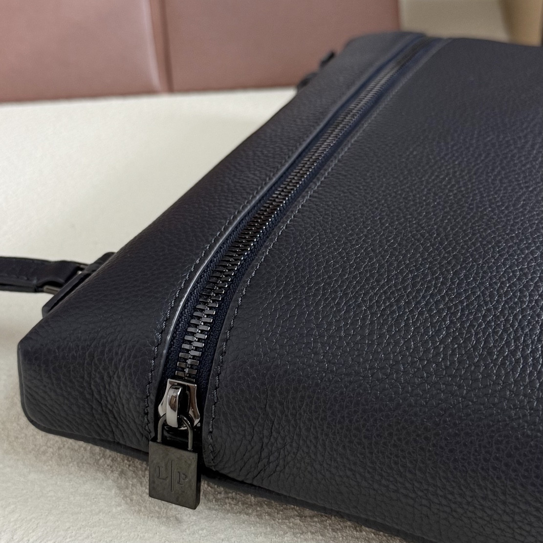 Loro Piana Extra pouch L29 Deep Royal Blue FAP3262 (29*18*5cm) - Image 9