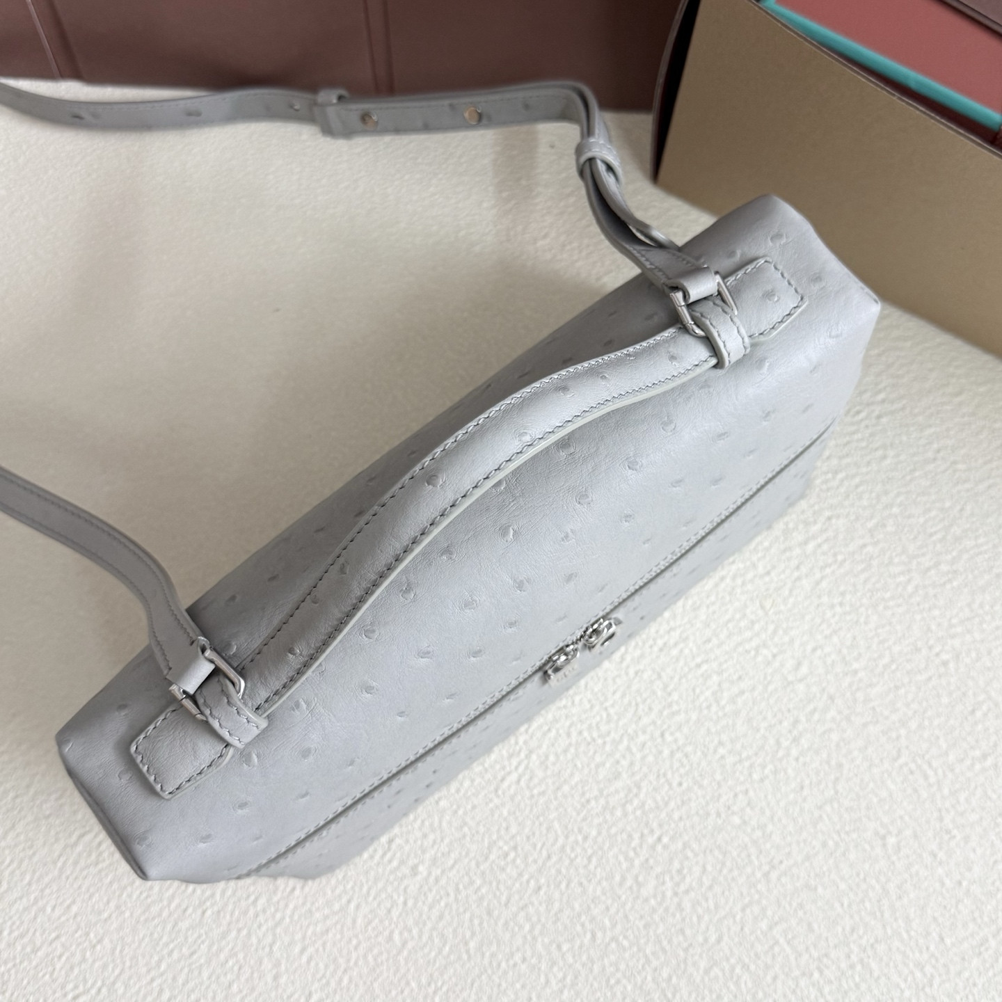 Loro Piana Extra Pocket L27 Ostrich-grained Leather FAN4043 (27*16*10cm) - Image 5