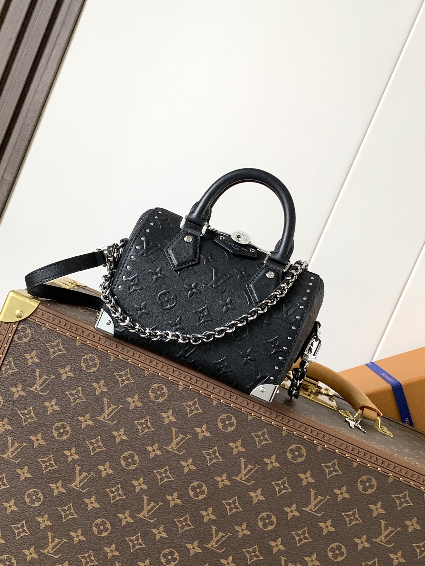 LV Monogram Bold Speedy 20 Trunk M14575 13.5 x 11 x 20.5 cm - Image 2