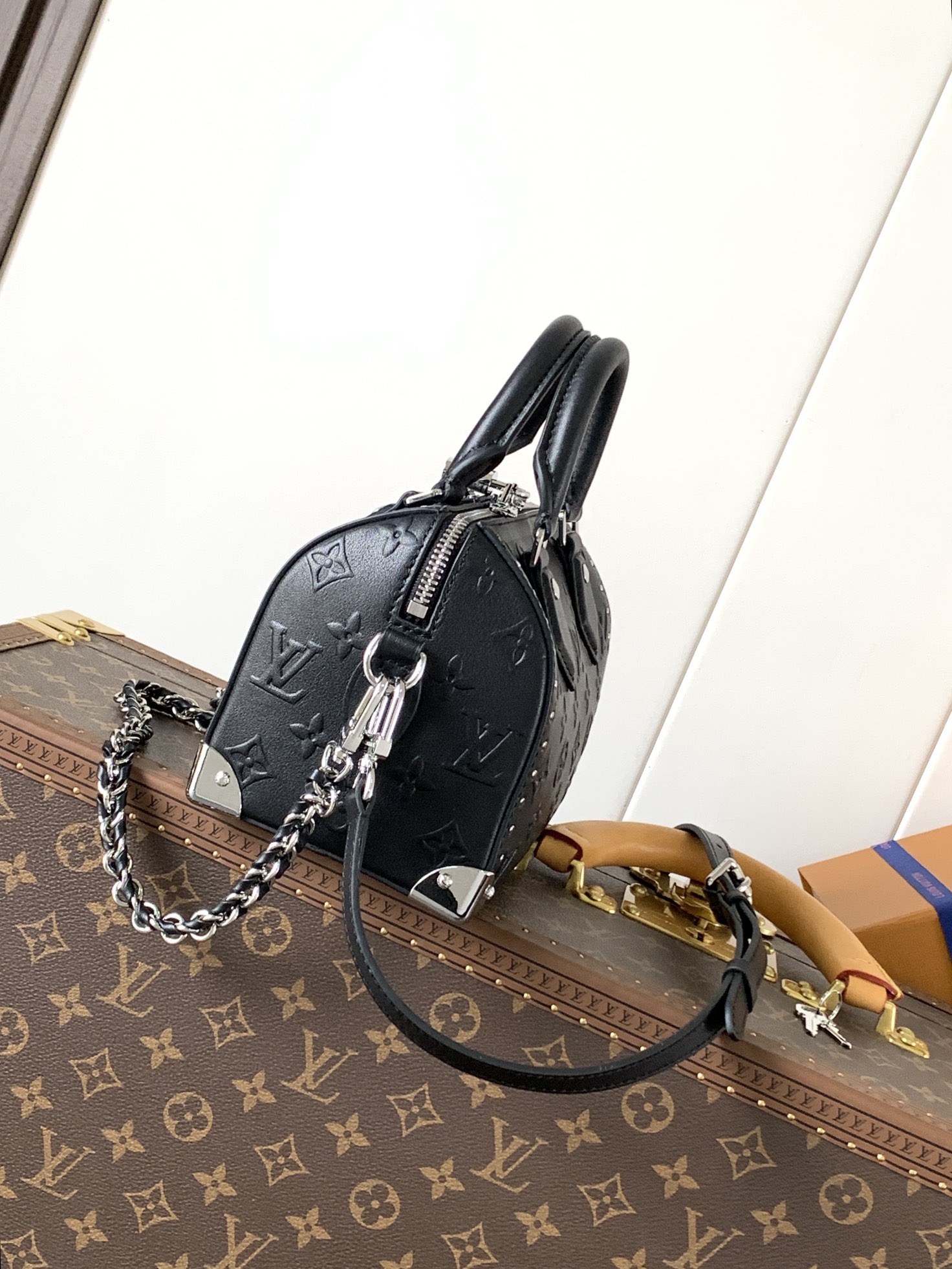 LV Monogram Bold Speedy 20 Trunk M14575 13.5 x 11 x 20.5 cm - Image 4