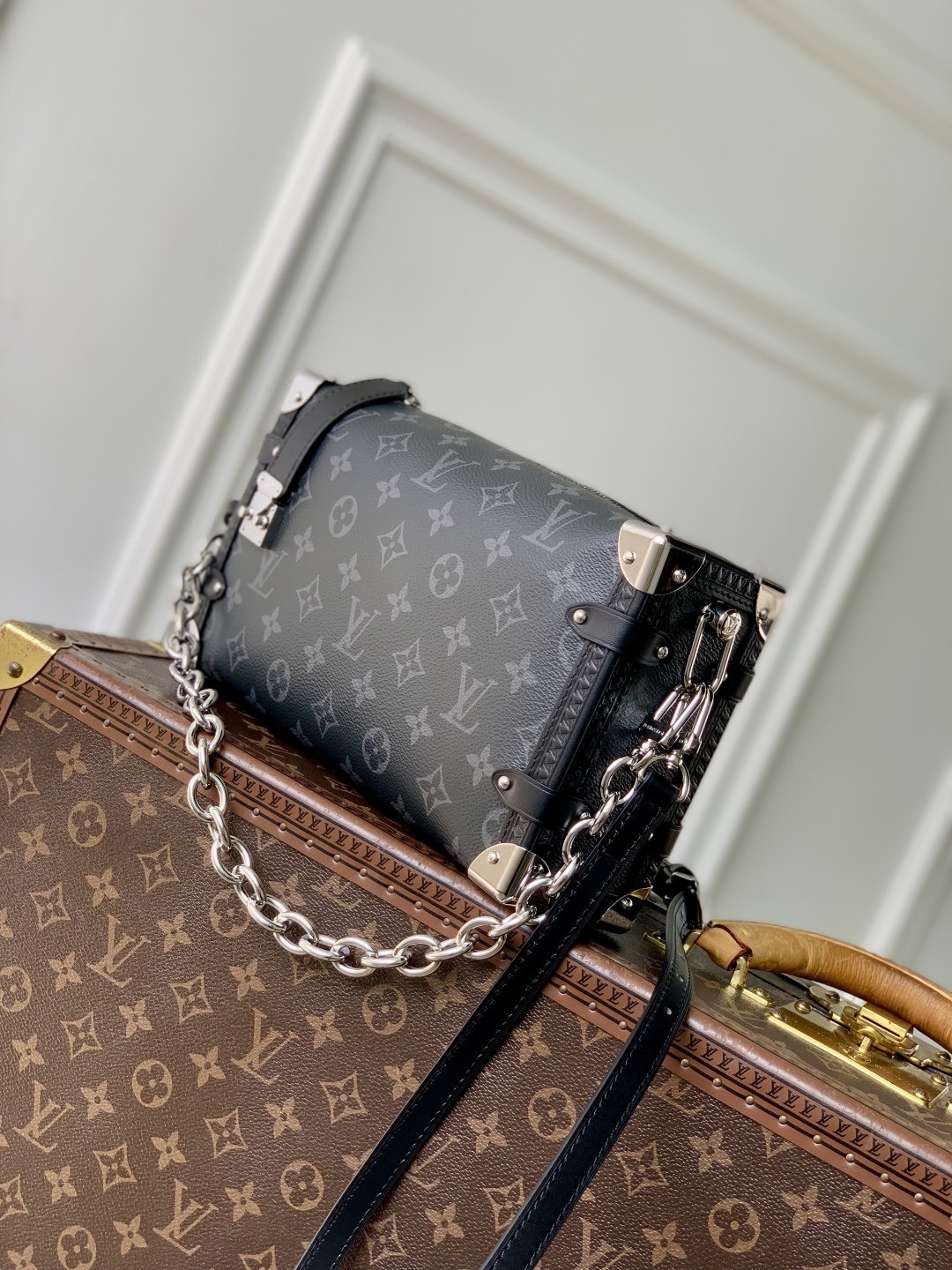 LV Side Trunk MM East West M26226 28x15x7cm - Image 3