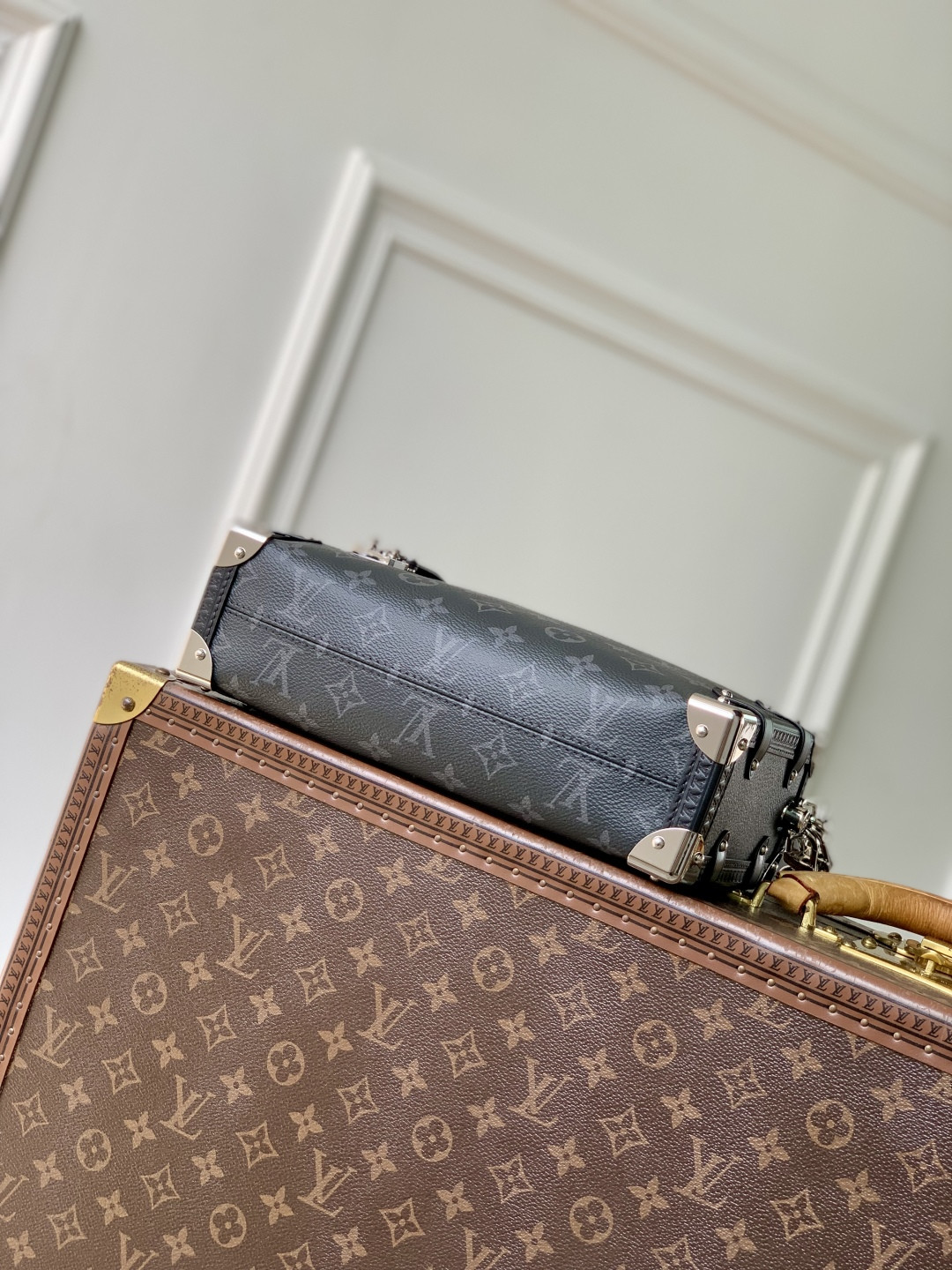 LV Side Trunk MM East West M26226 28x15x7cm - Image 5