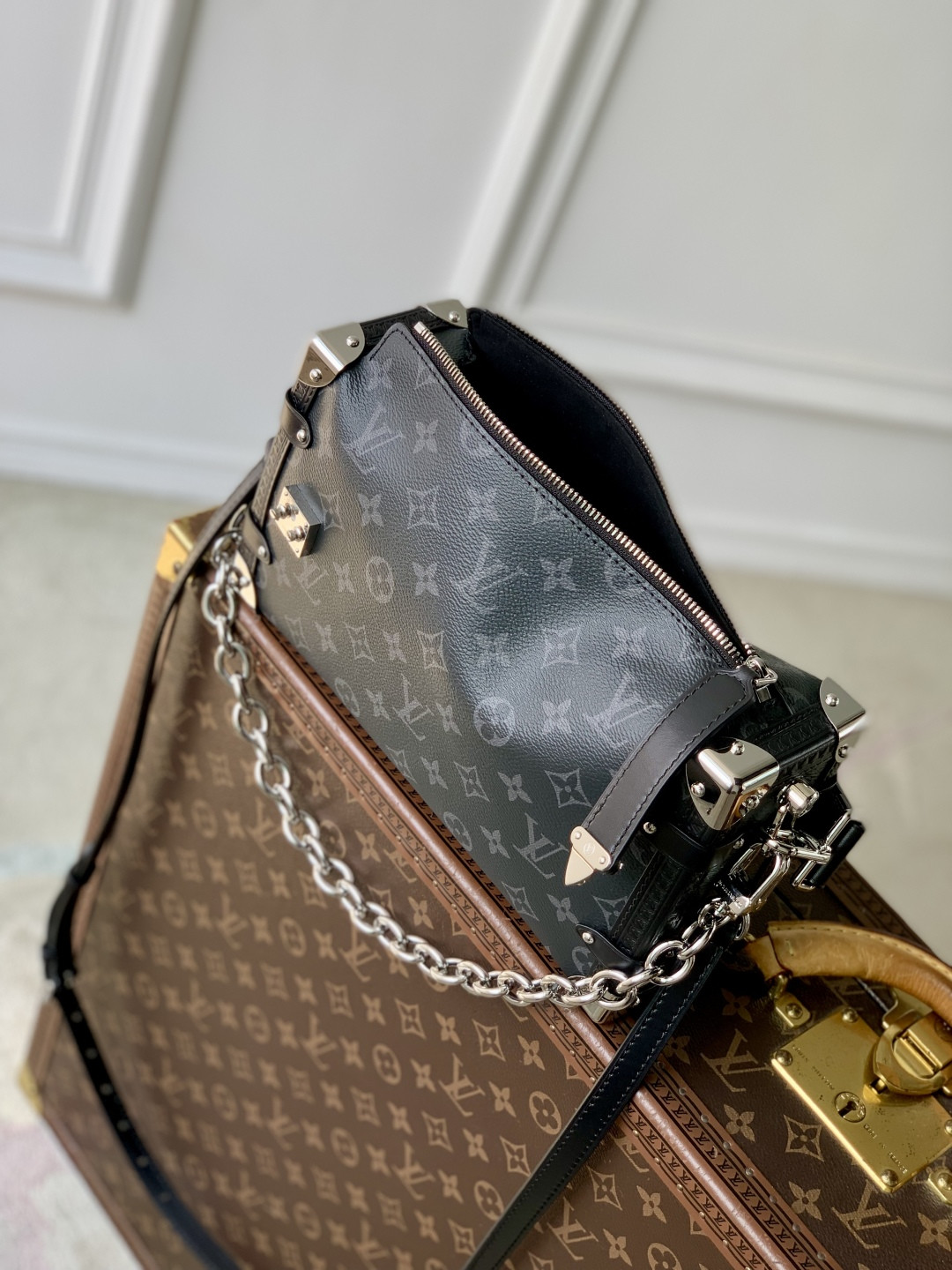 LV Side Trunk MM East West M26226 28x15x7cm - Image 6
