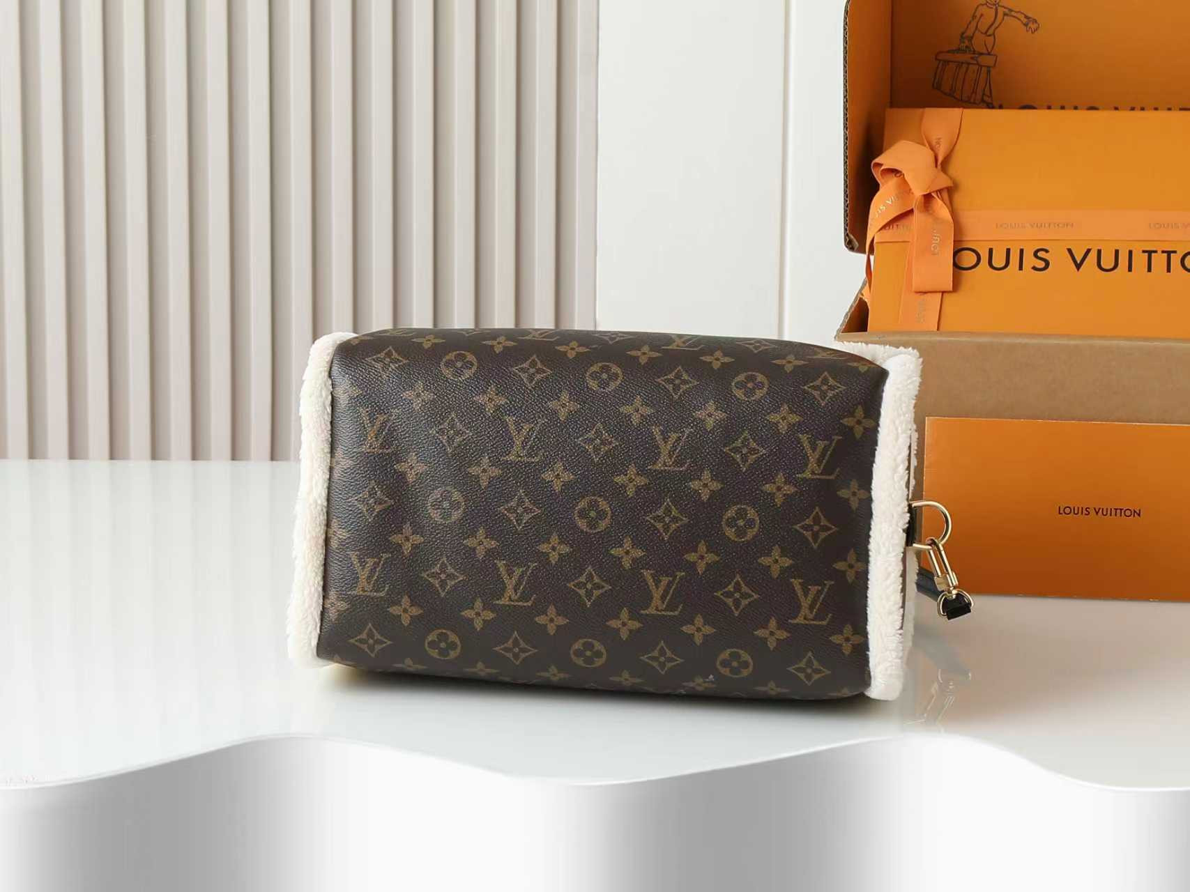 LV Speedy Soft 30 Teddy M26326 (30*21*17cm) - Image 4