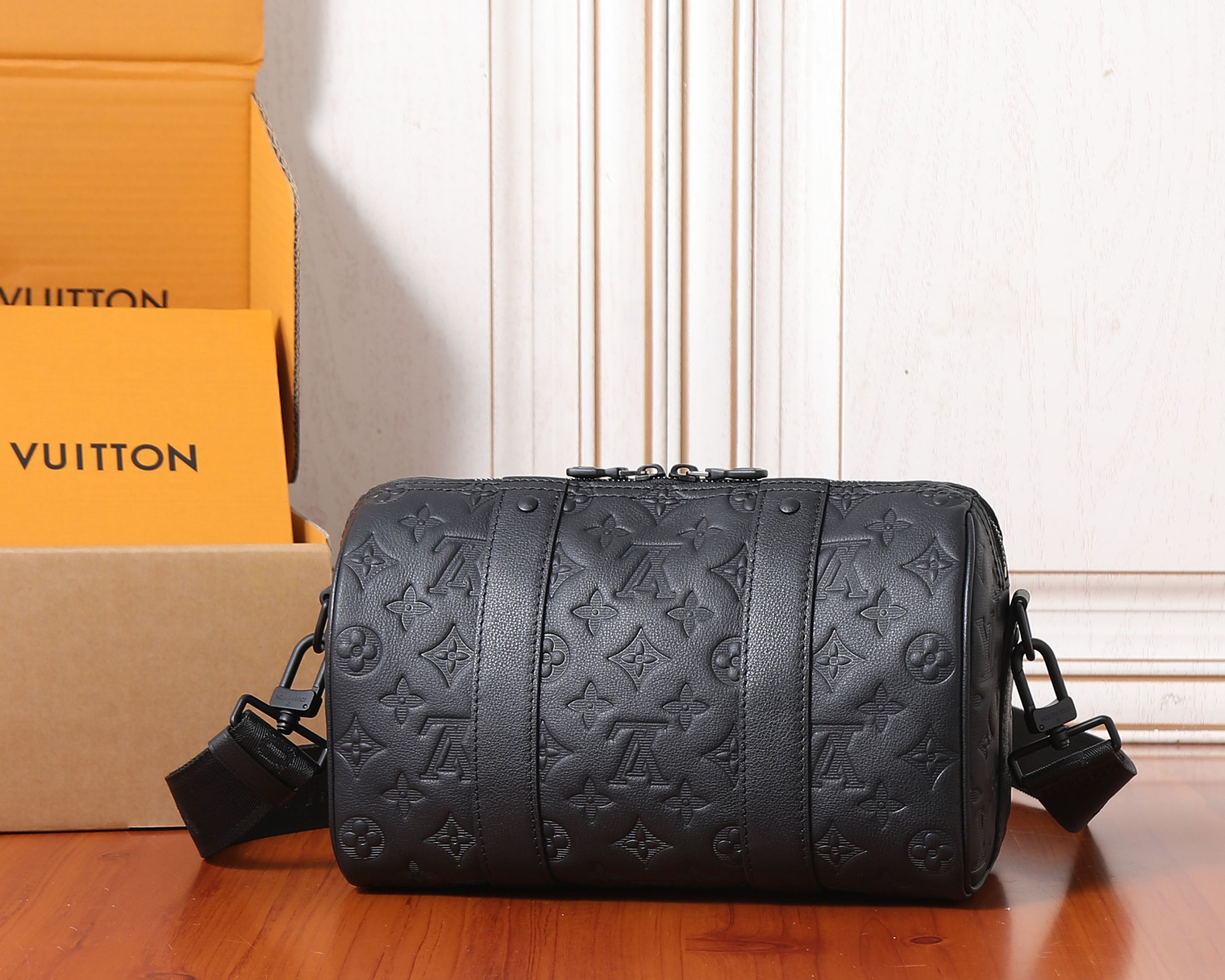 LV City Keepall M26750 27.5x16.5x15cm - Image 4