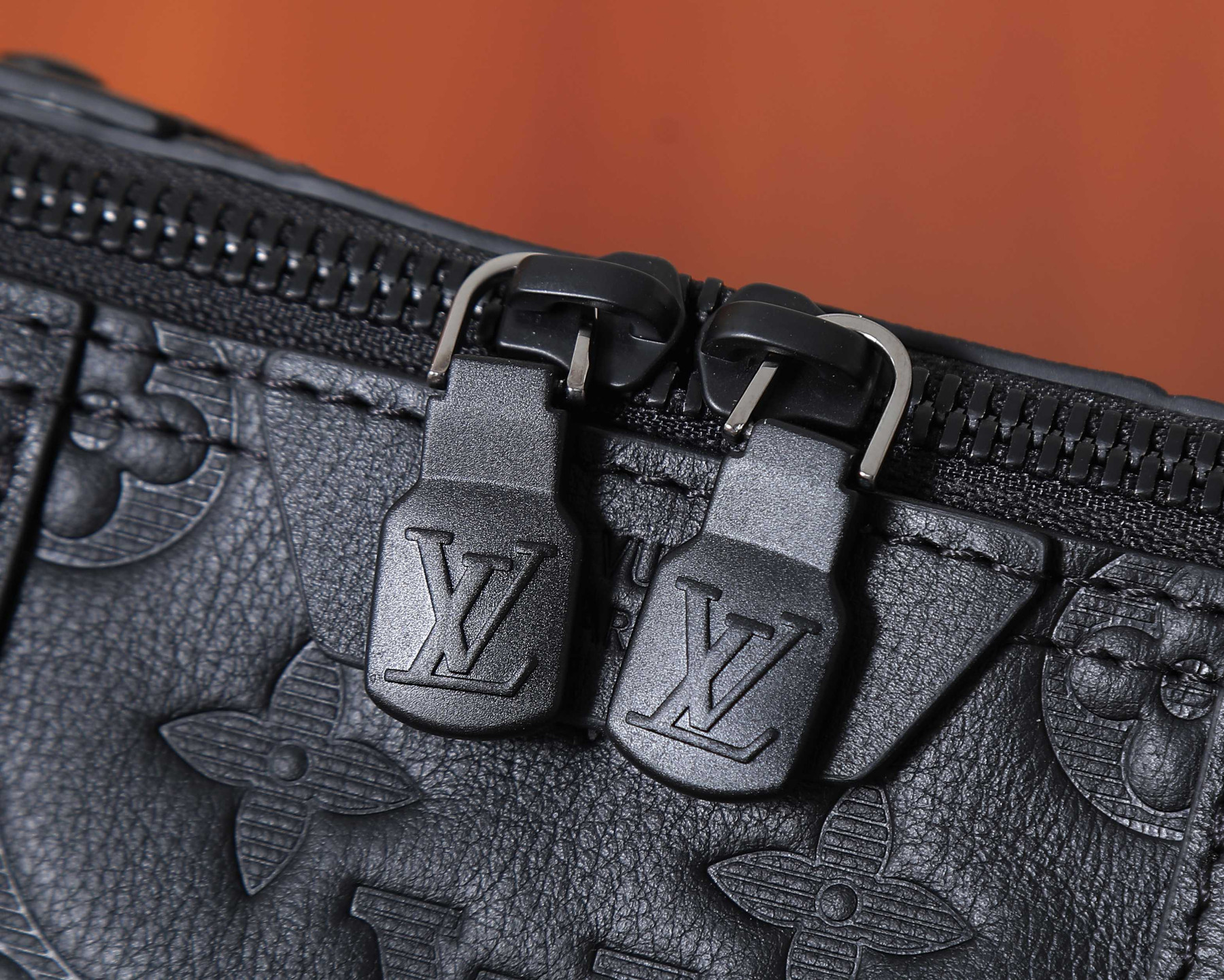 LV City Keepall M26750 27.5x16.5x15cm - Image 11