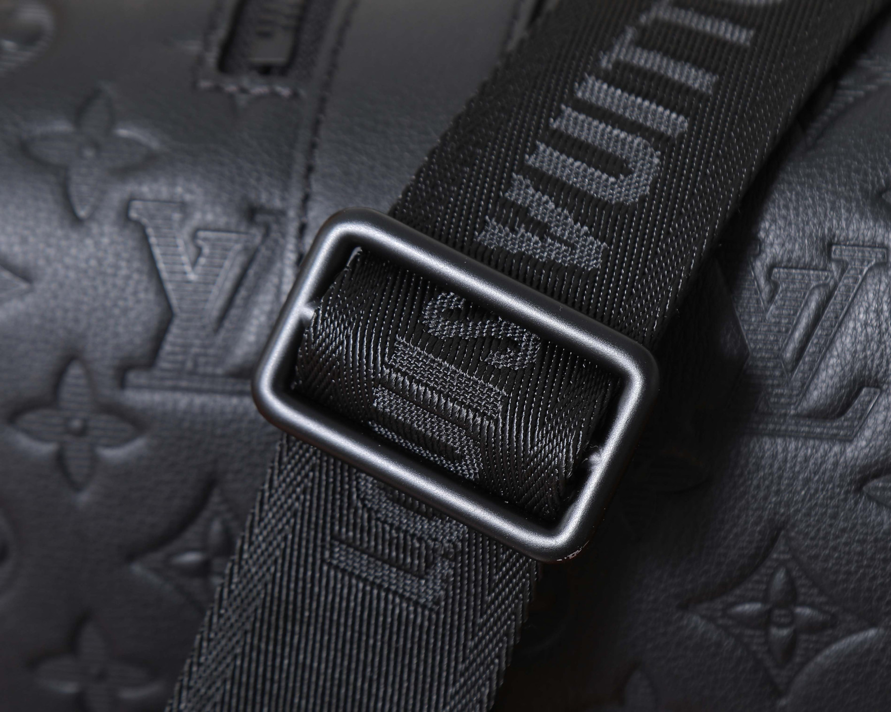 LV City Keepall M26750 27.5x16.5x15cm - Image 18
