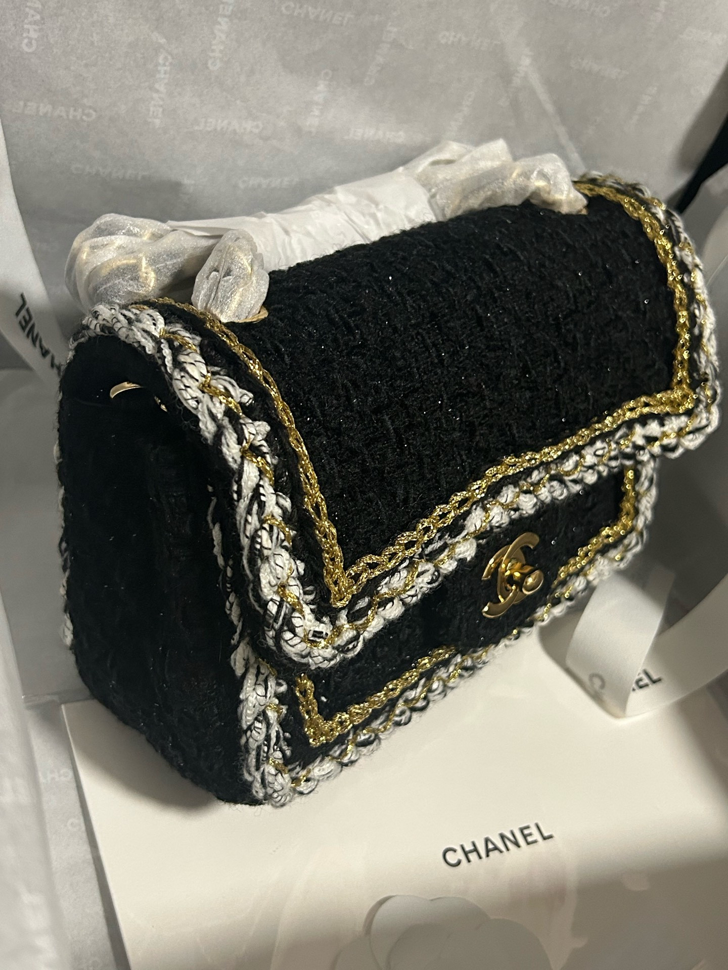 Chanel Mini Classic Handbag 12x20x6cm - Image 4