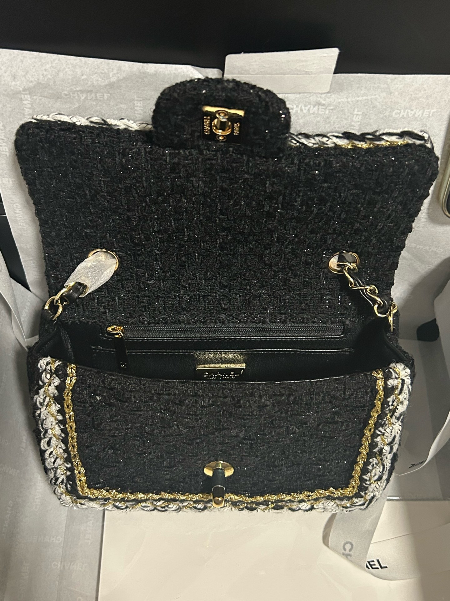 Chanel Mini Classic Handbag 12x20x6cm - Image 9