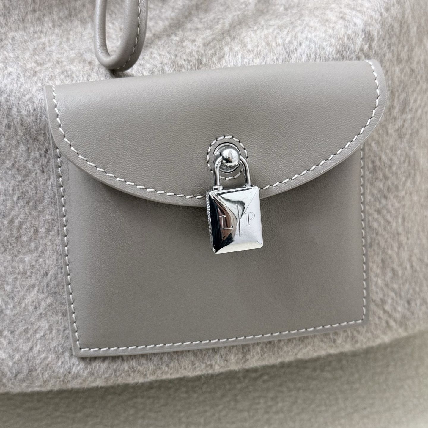 Loro Piana Extra Drawstring Backpack L27 25x27x14 cm - Image 7