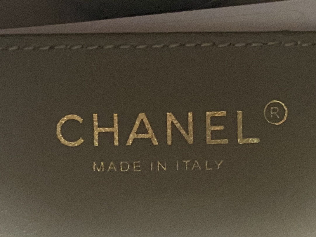 Chanel 25 Medium Backpack AS5600 23x23x14cm - Image 9