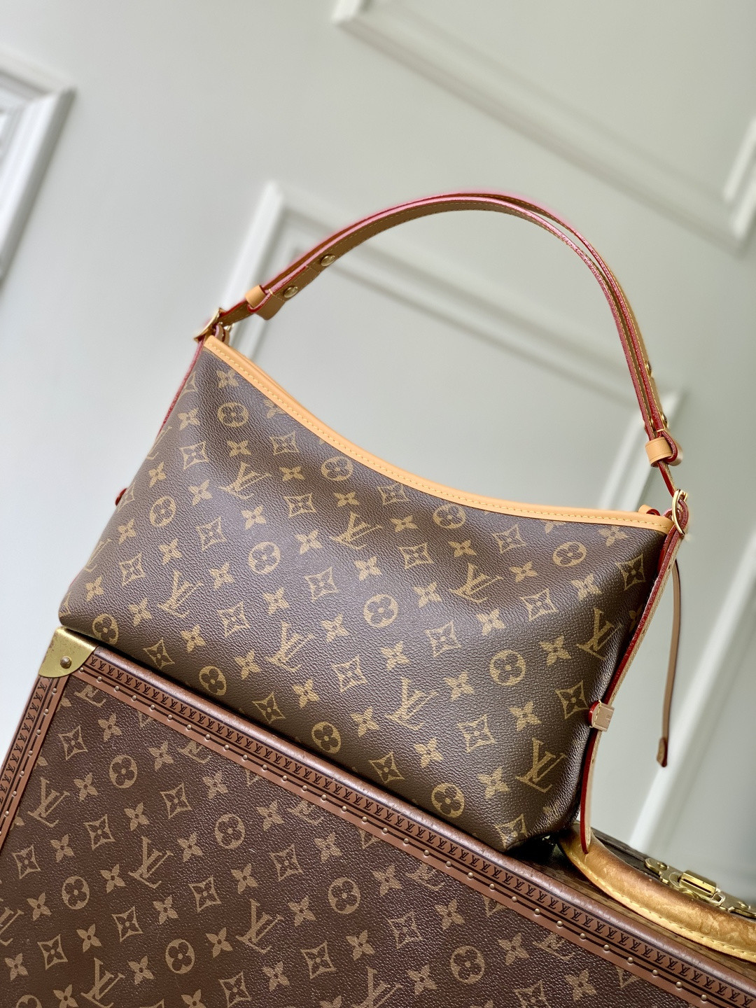 LV CarryAll East West M28101 (36*19*0.5cm) - Image 4
