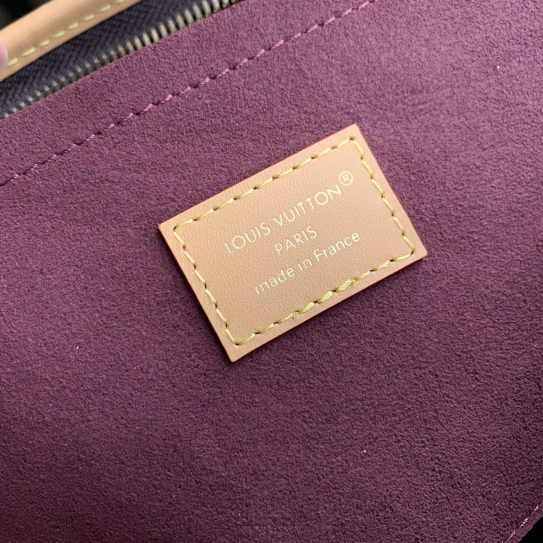 LV CarryAll East West M28101 (36*19*0.5cm) - Image 10