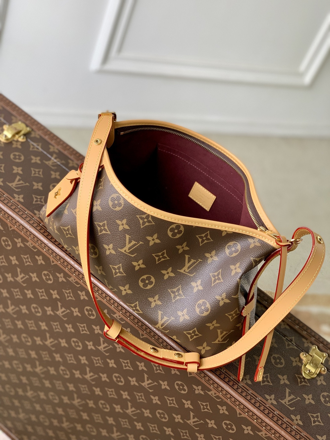 LV CarryAll East West M28101 (36*19*0.5cm) - Image 6
