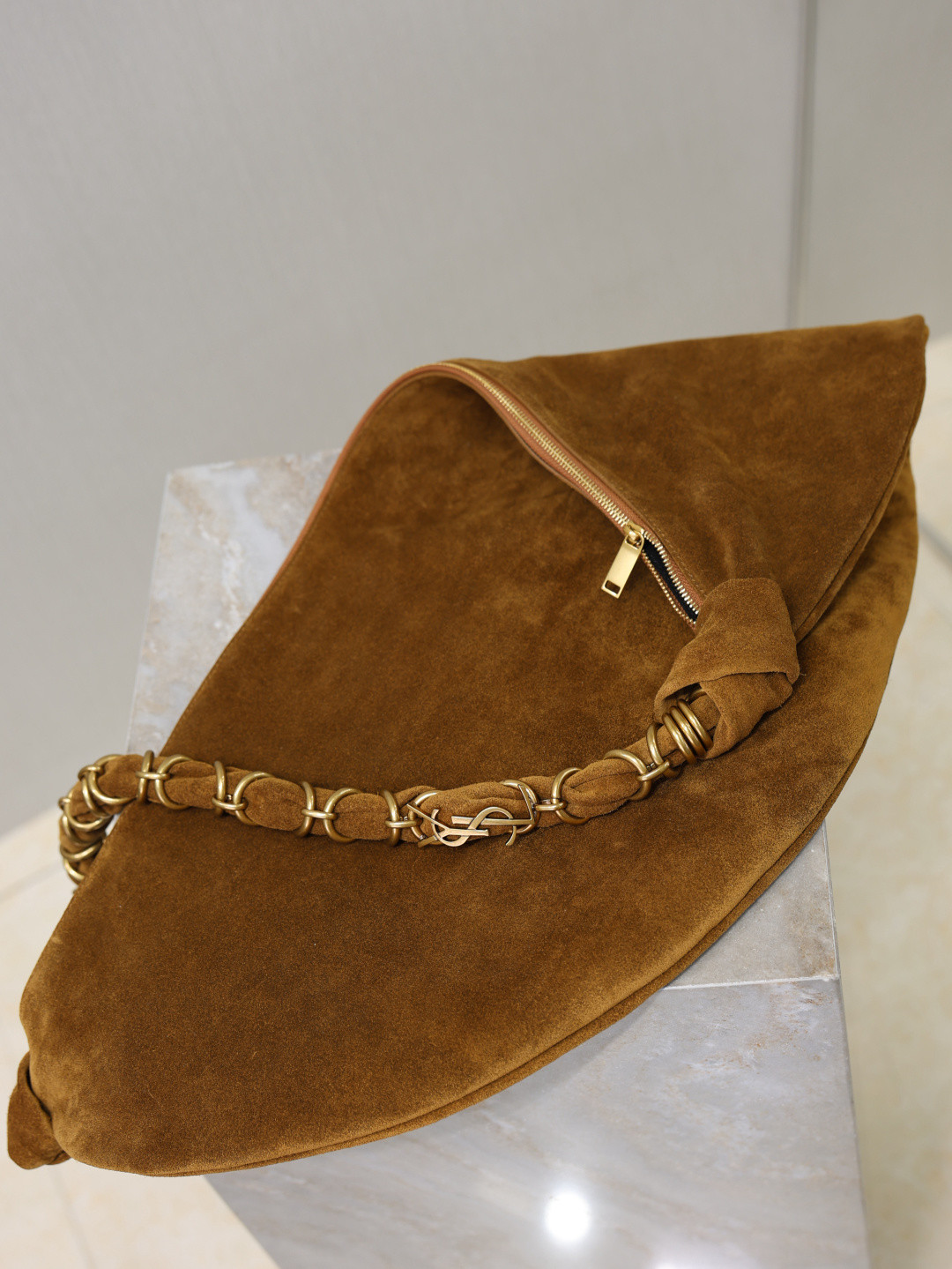 YSL AMALIA Hobo in Suede 23-62x28x4cm - Image 9