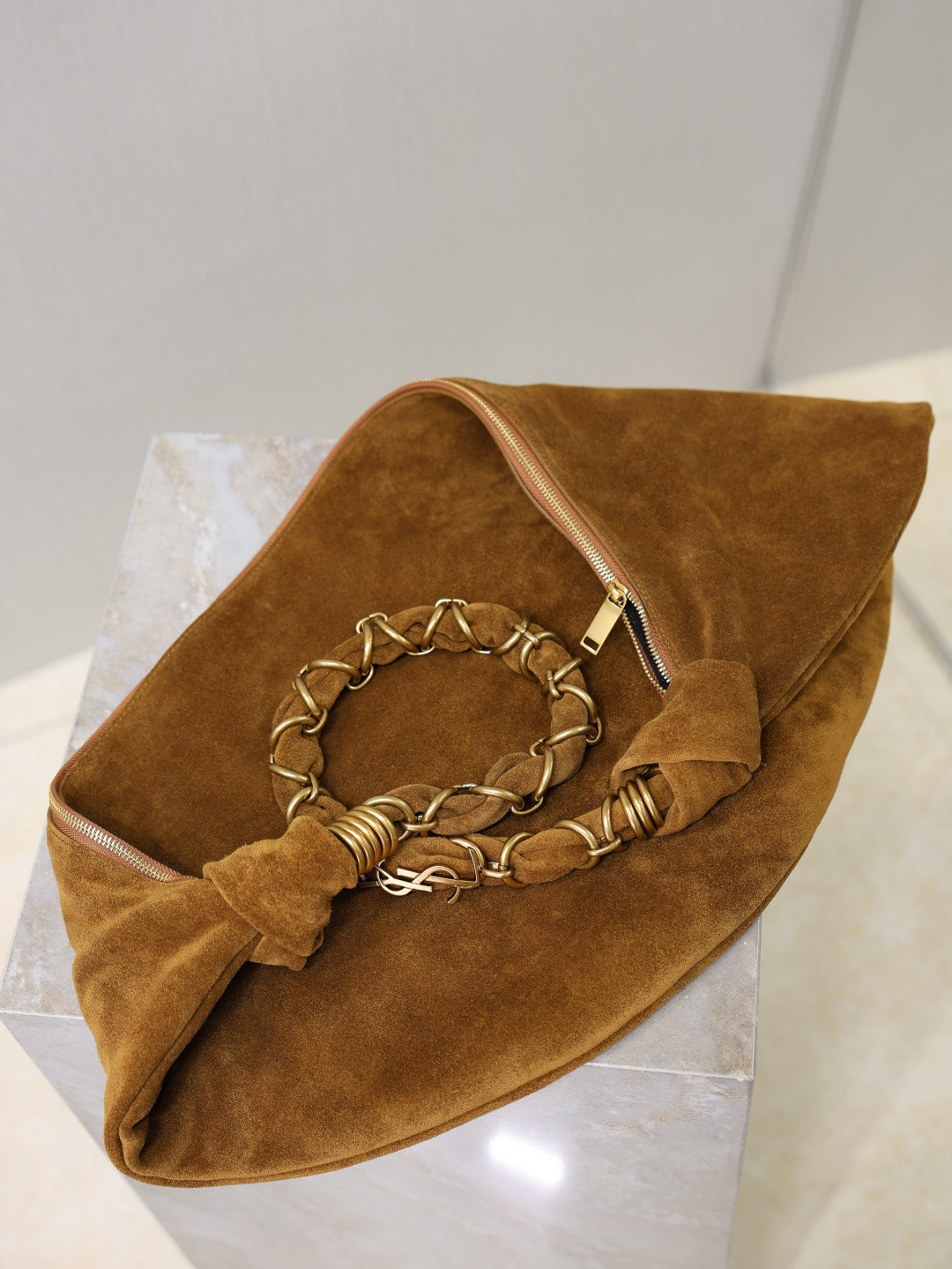 YSL AMALIA Hobo in Suede 23-62x28x4cm - Image 10