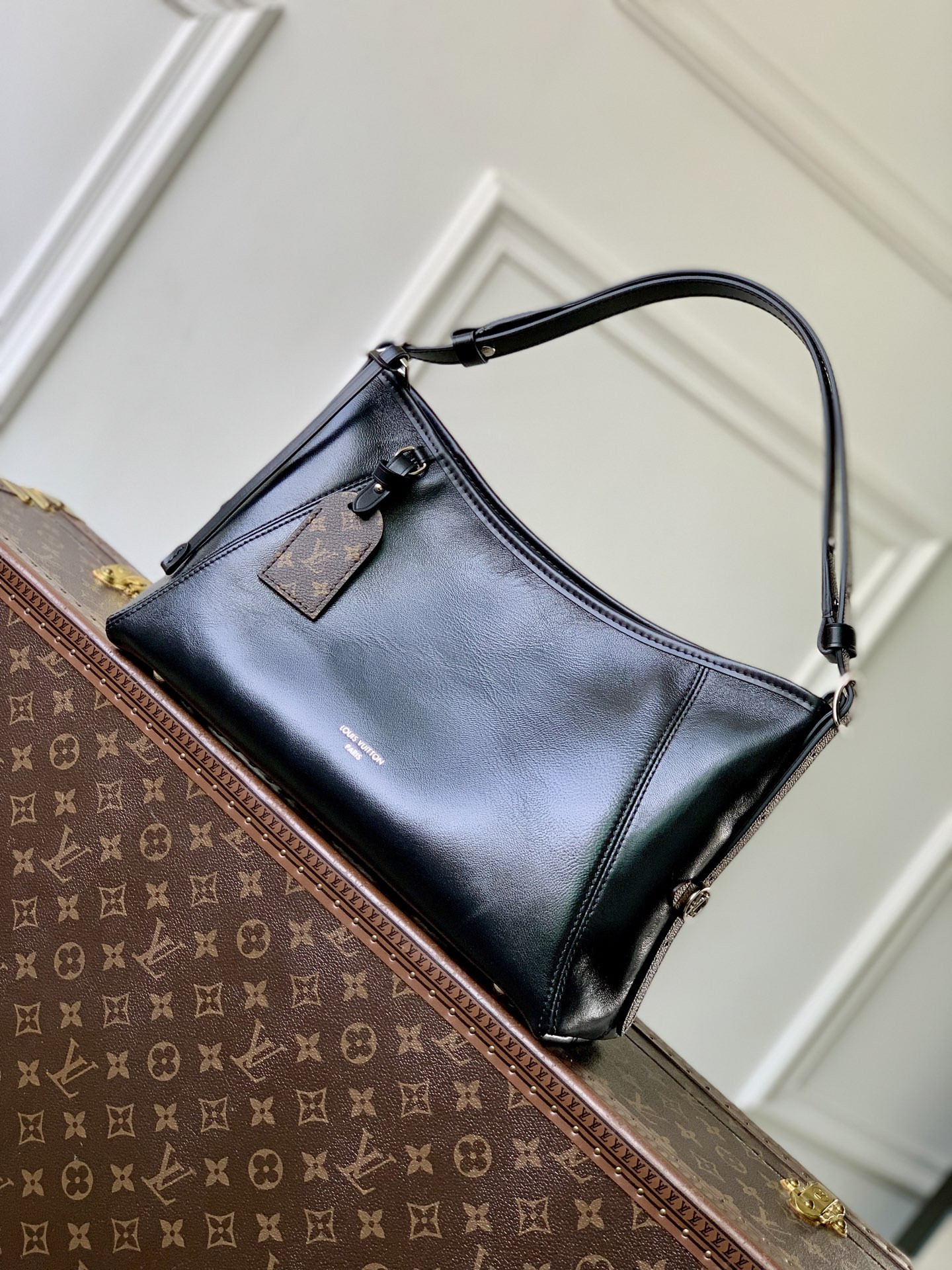 LV CARRYALL EAST WEST Handbags M28160 (36*19*10cm) - Image 2