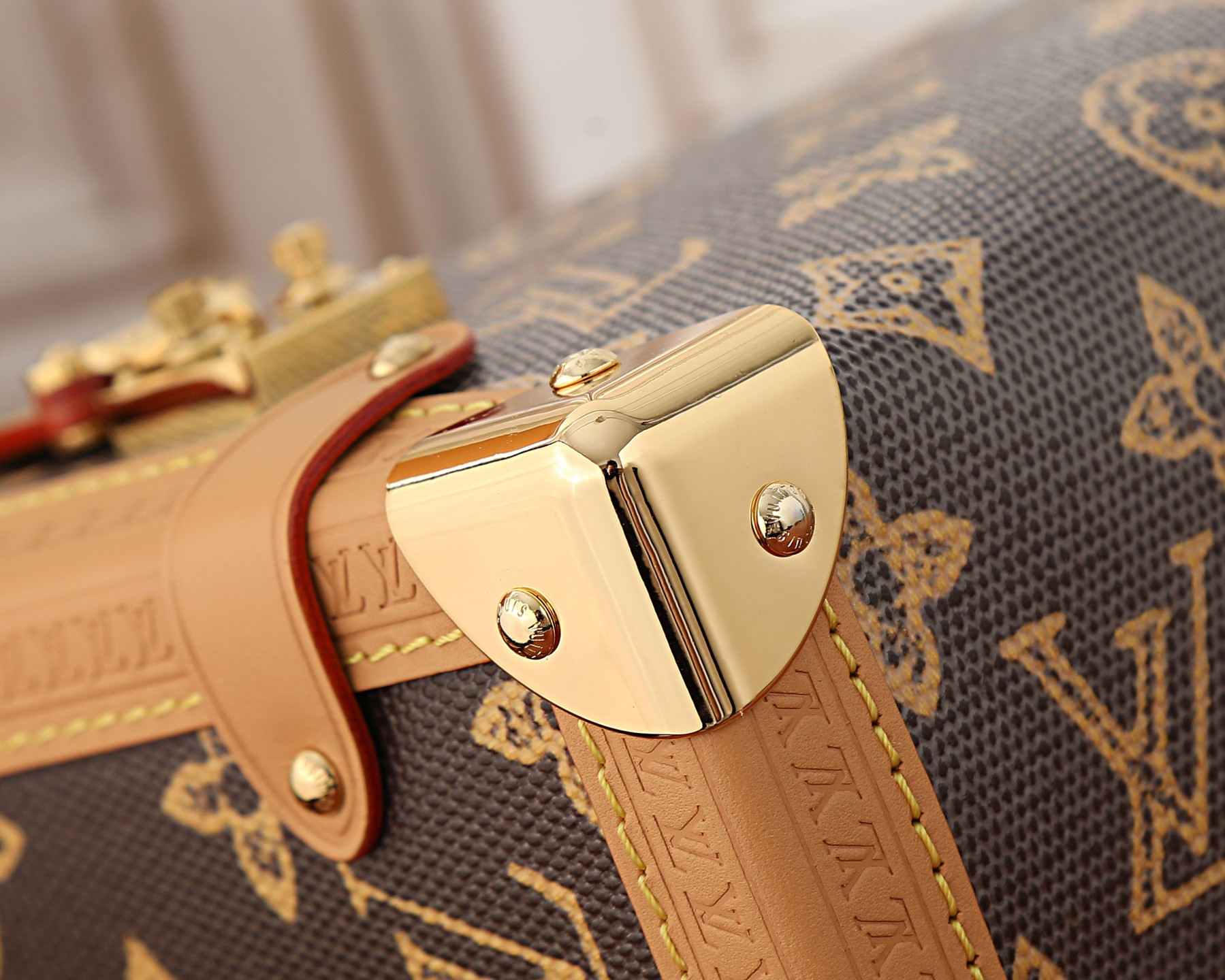 LV SIDE TRUNK Medium Handbag M27516 16x8.5x23.5cm - Image 13