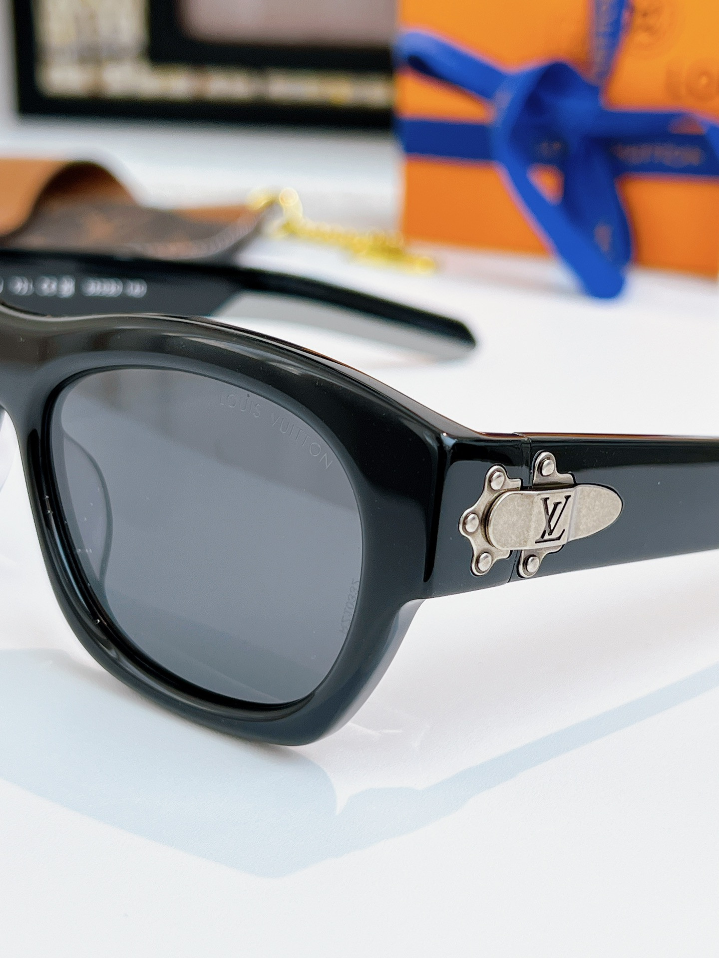 LV Frog Round Square Sunglasses Z3024U Z3048U Z3089U 55-20-140 - Image 9