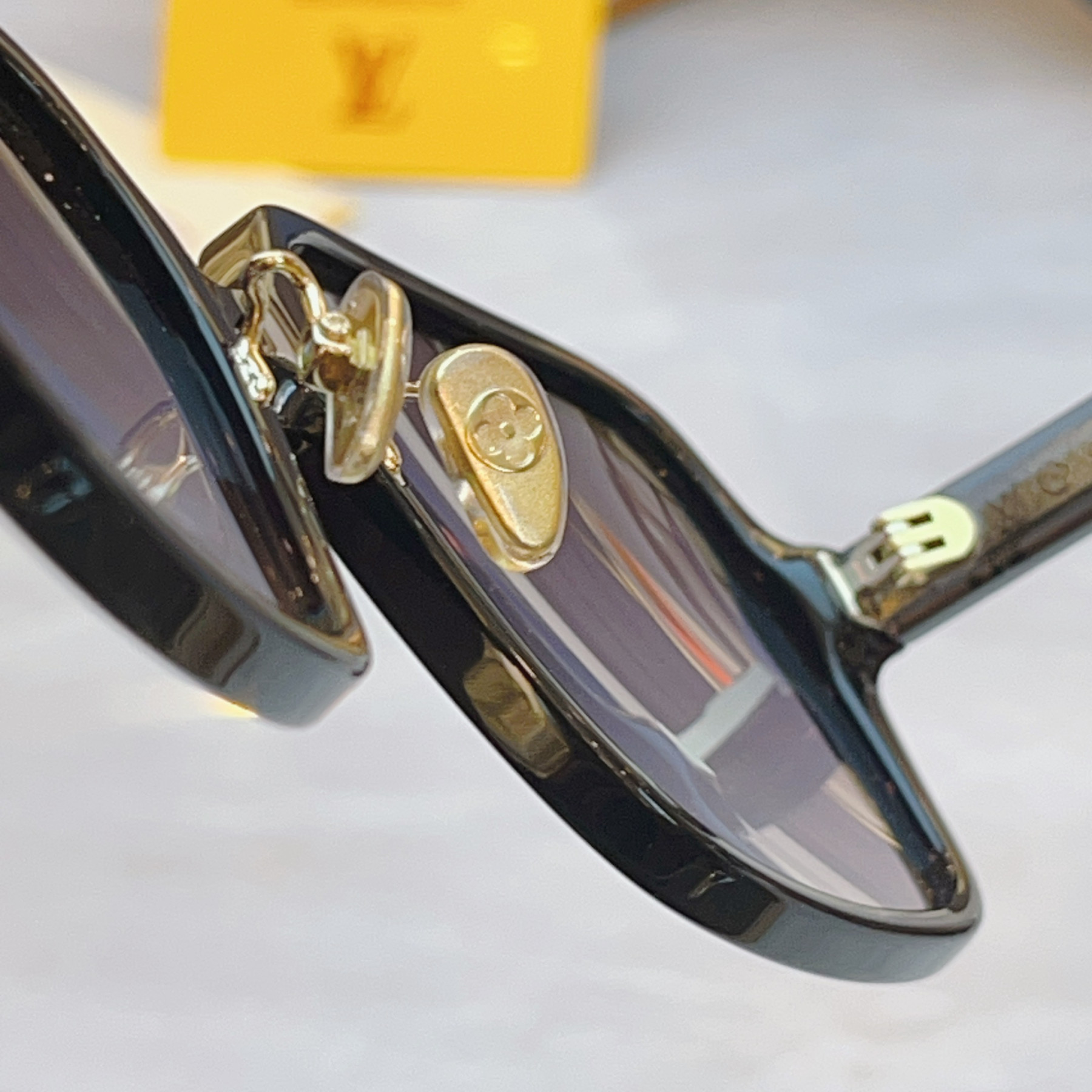 LV Glasses Z3044E 56-16-145 - Image 11