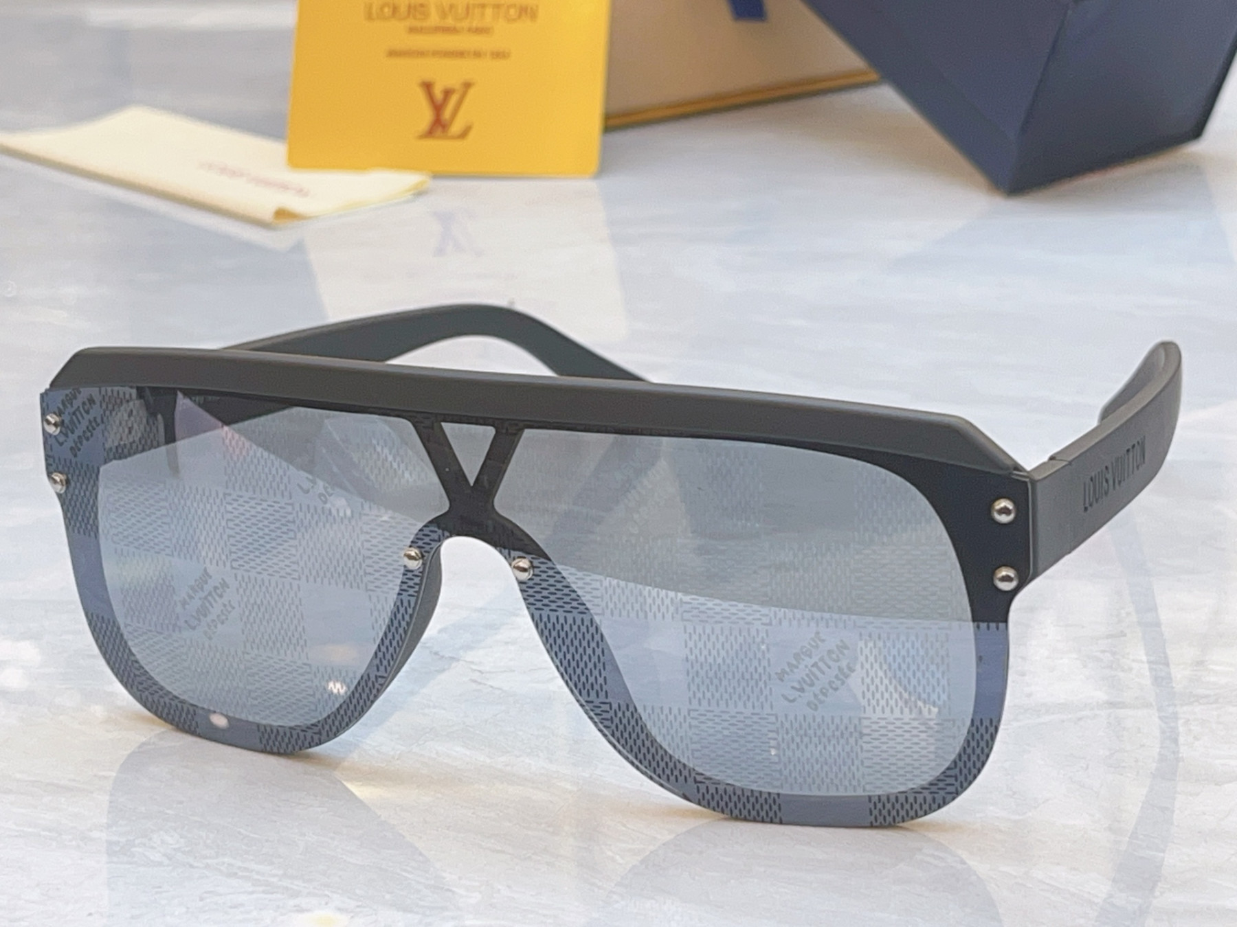 LV Glasses Z2878U 53-22-145 - Image 5