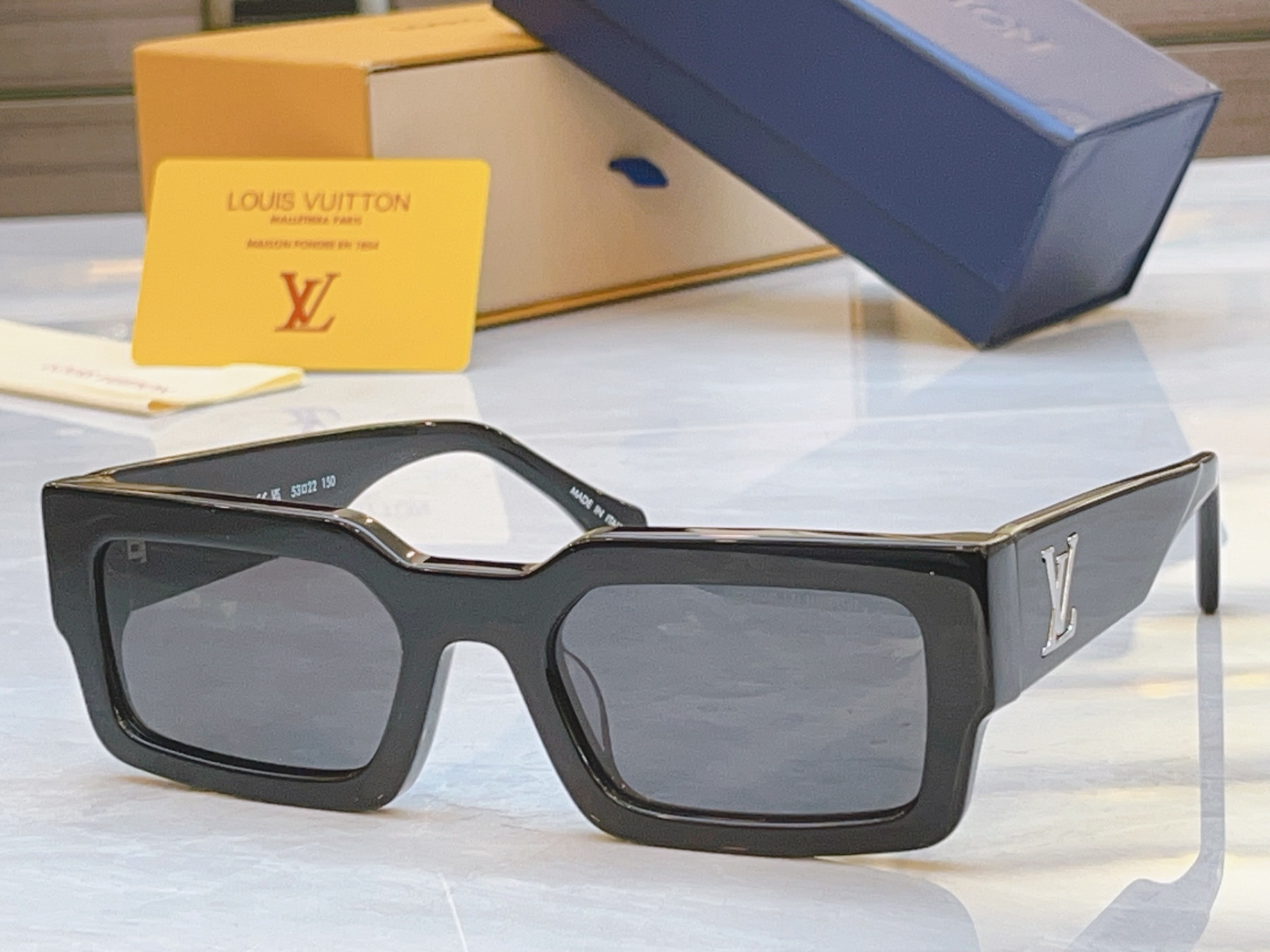 LV Glasses Z2864W 53-22-150 - Image 3