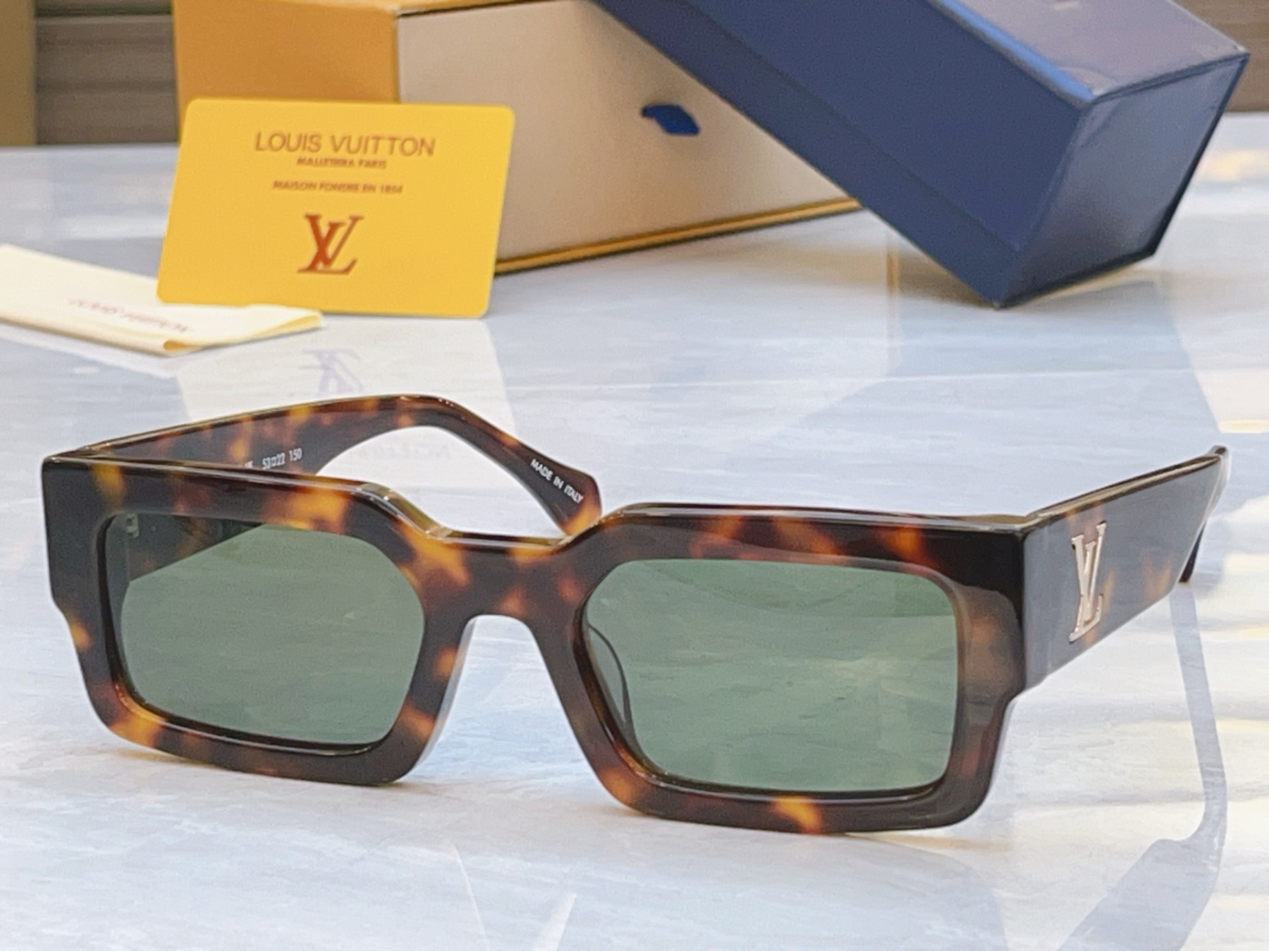 LV Glasses Z2864W 53-22-150 - Image 6
