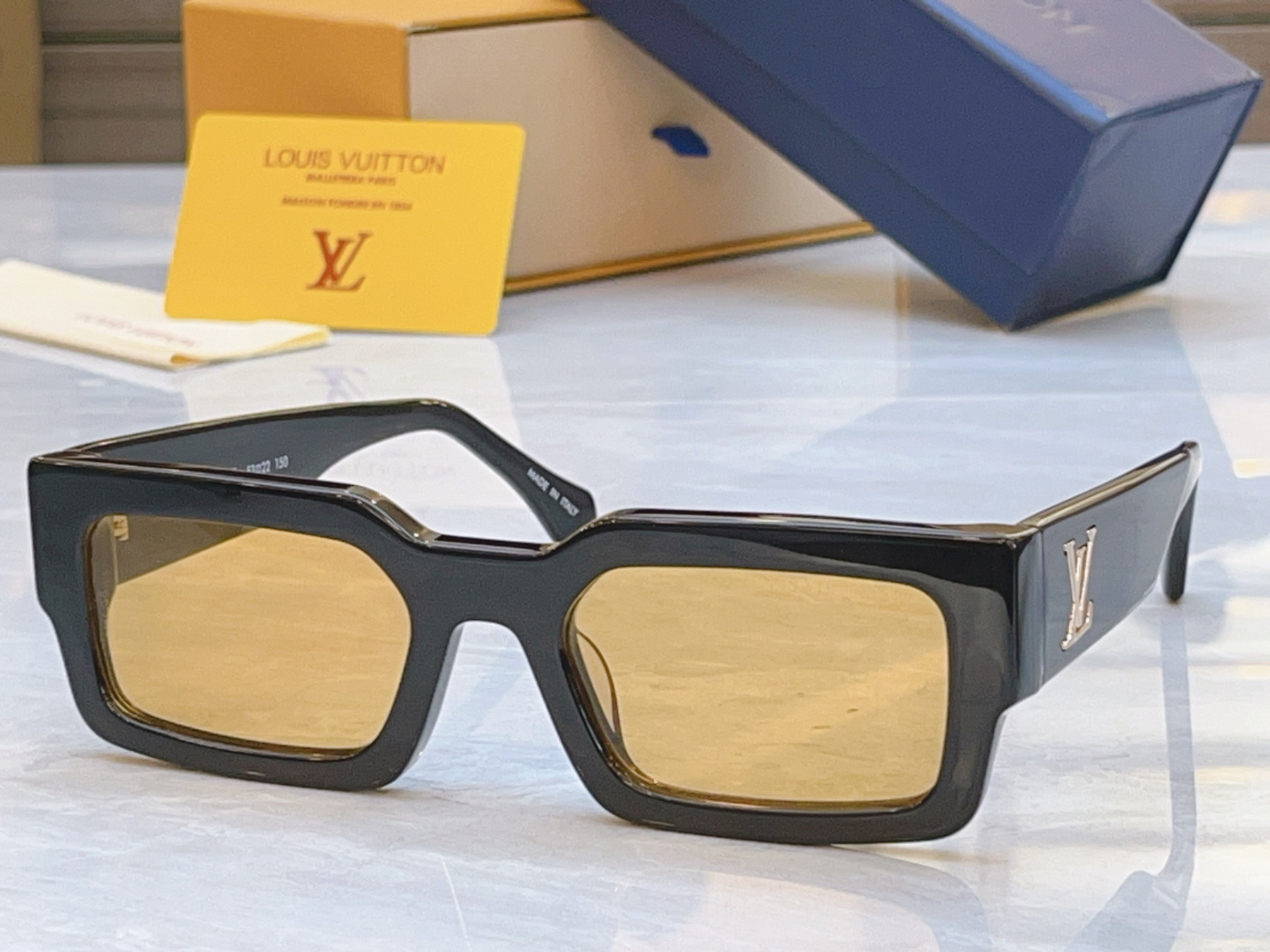 LV Glasses Z2864W 53-22-150 - Image 4