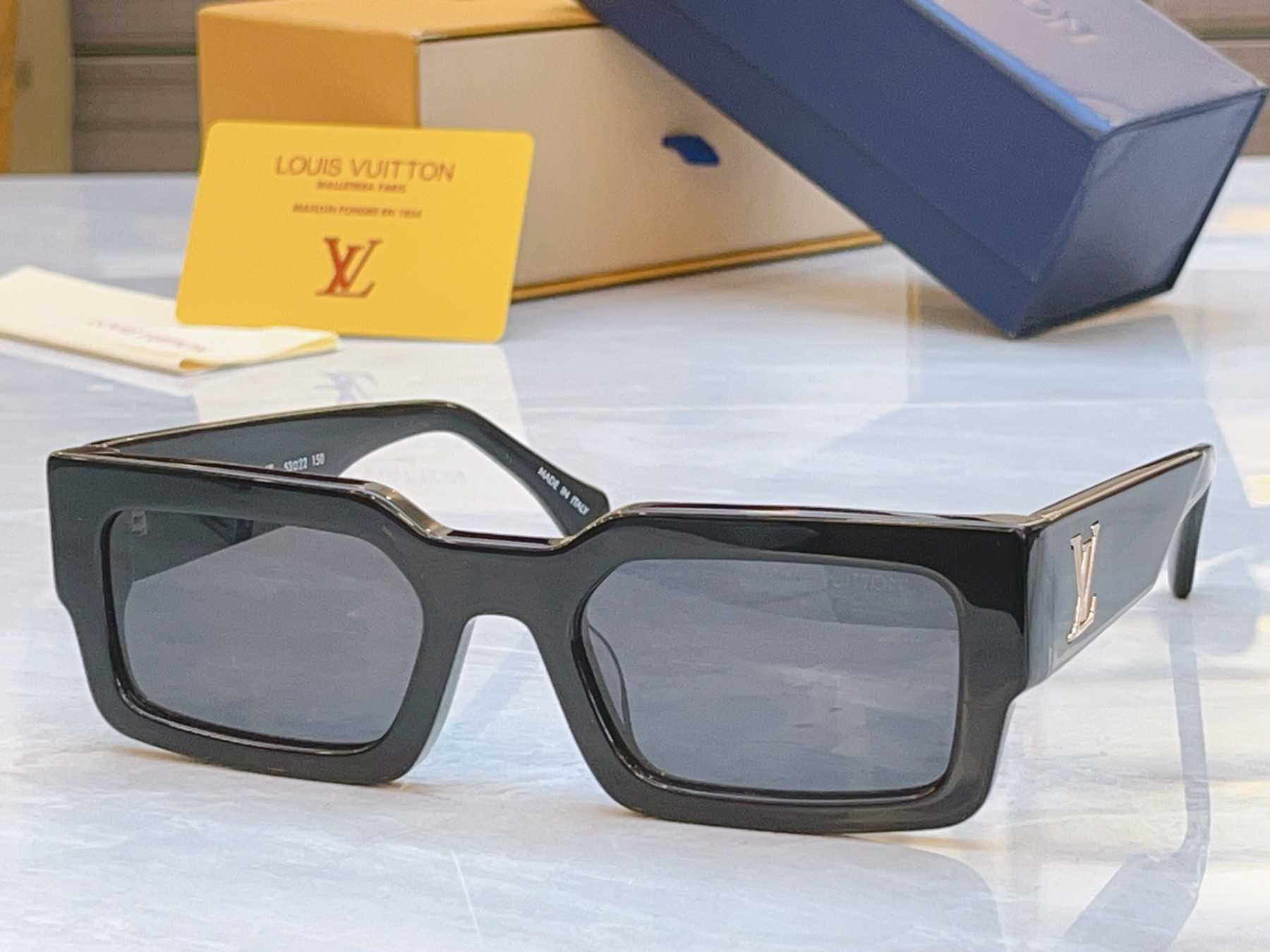 LV Glasses Z2864W 53-22-150 - Image 7