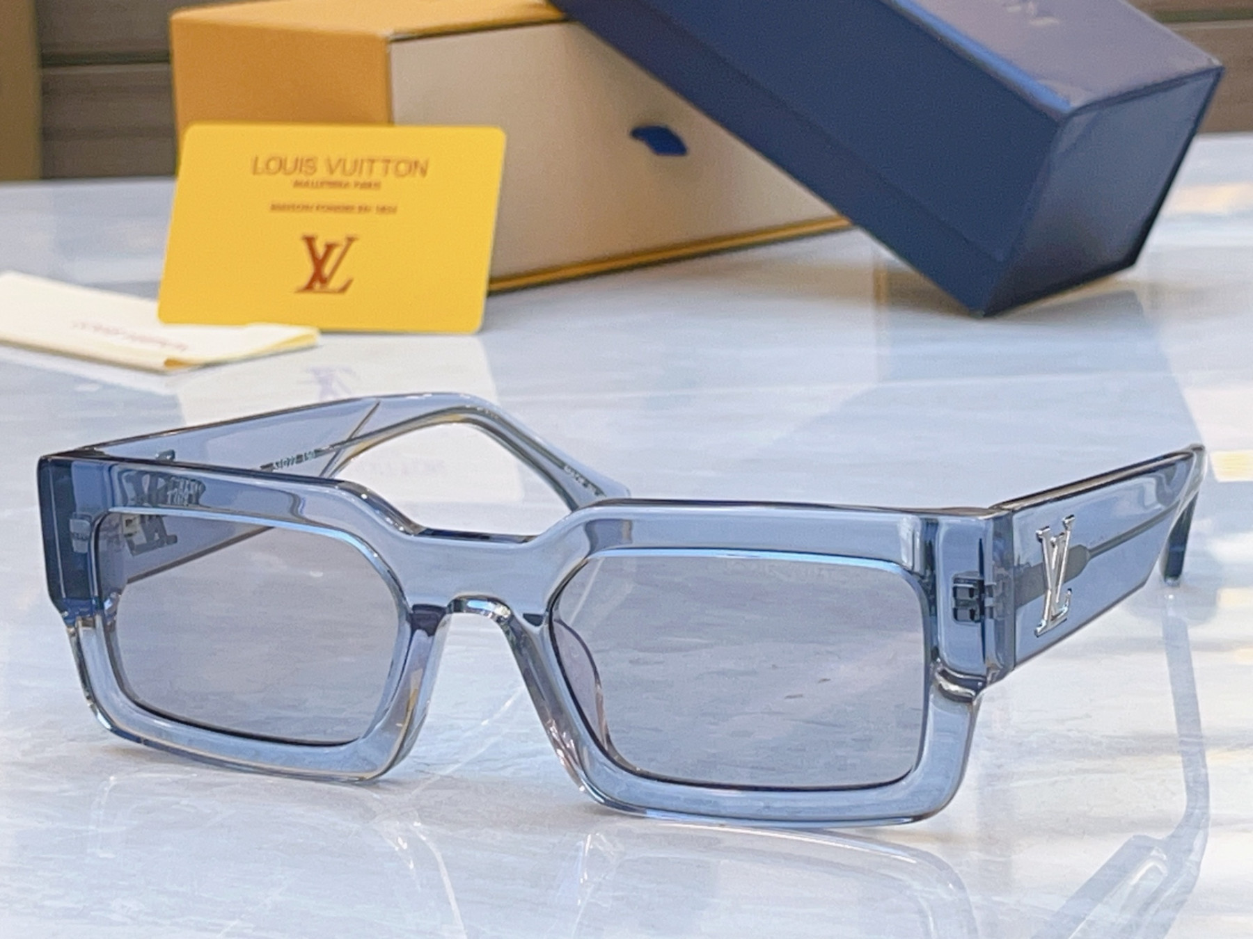 LV Glasses Z2864W 53-22-150 - Image 8