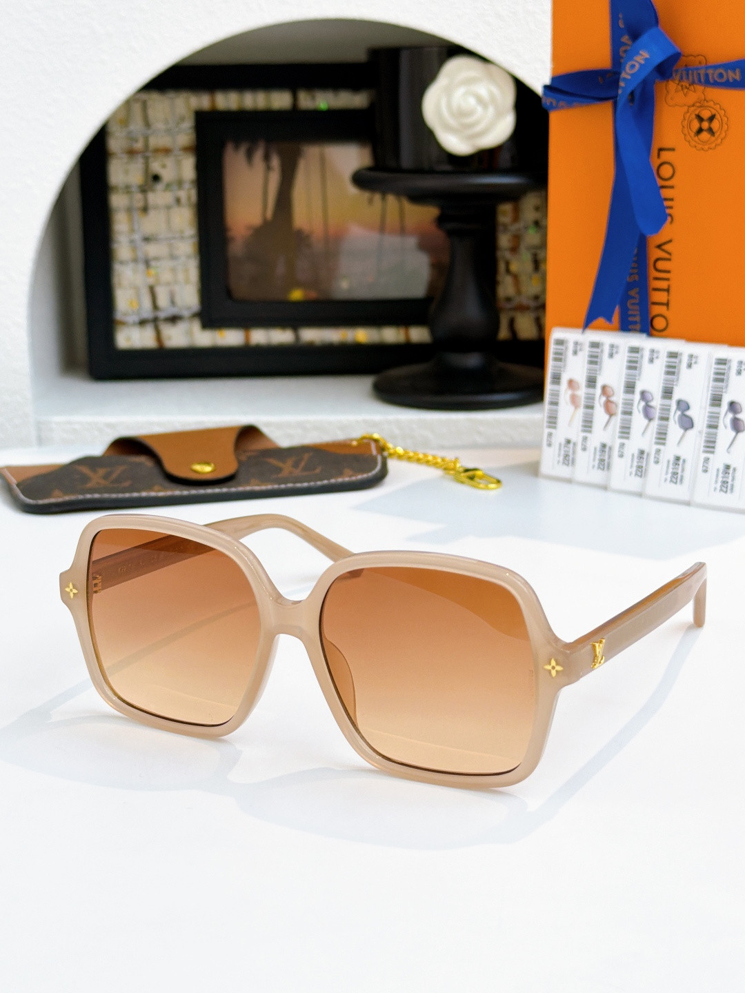 LV Aura Square Sunglasses Z2819W Z2917W 58-17-145 - Image 5