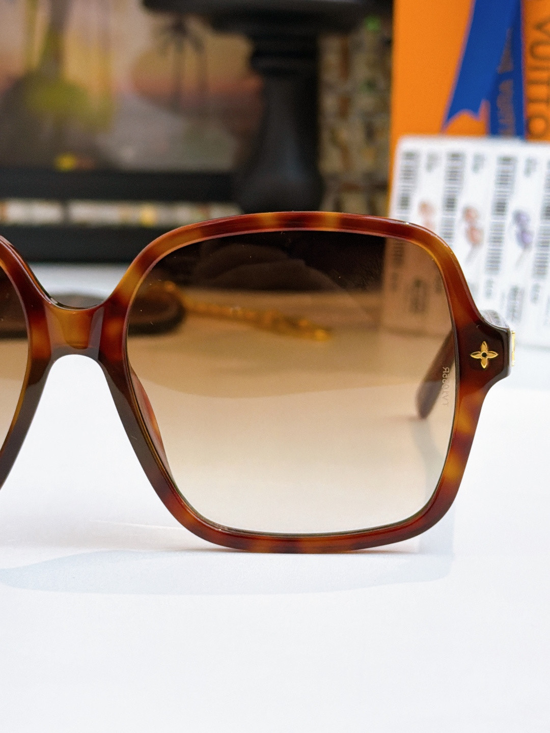 LV Aura Square Sunglasses Z2819W Z2917W 58-17-145 - Image 8