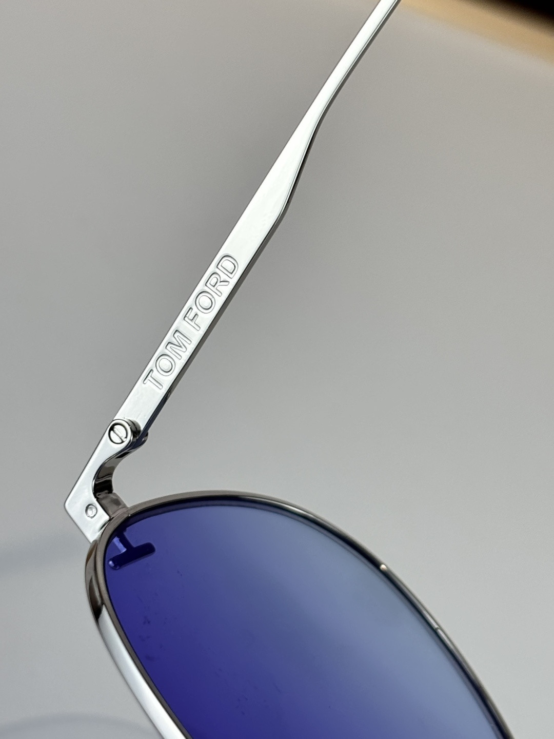 Tom Ford Glasses TF1018 60-11-145 - Image 10