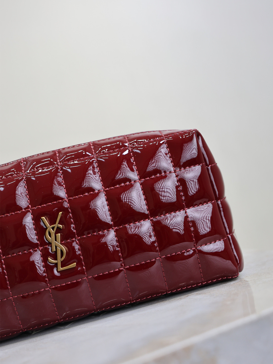 YSL CASSANDRE MATELASS CARR pouch on chain in shiny 18.5x8.5x4cm - Image 6