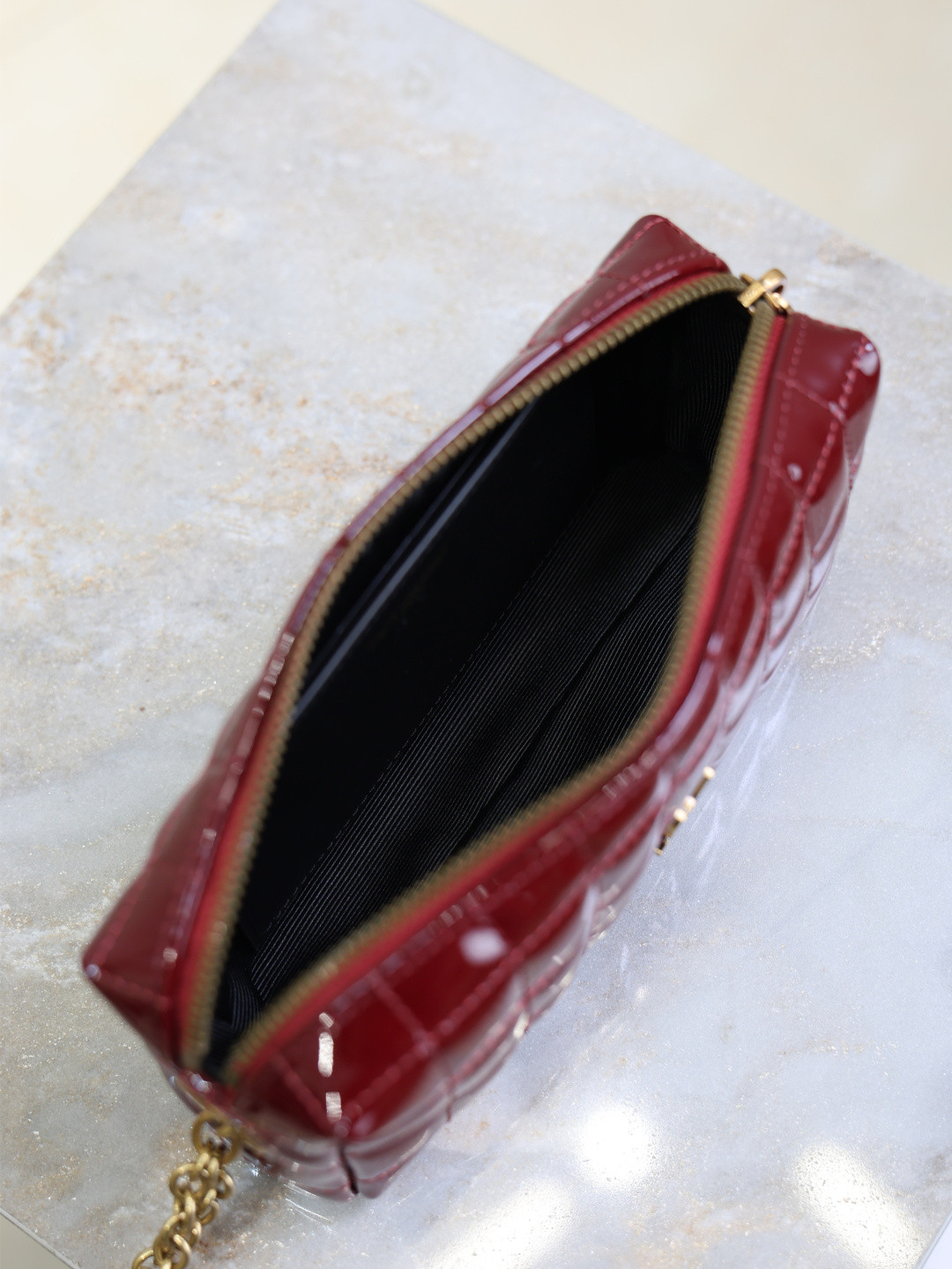 YSL CASSANDRE MATELASS CARR pouch on chain in shiny 18.5x8.5x4cm - Image 8